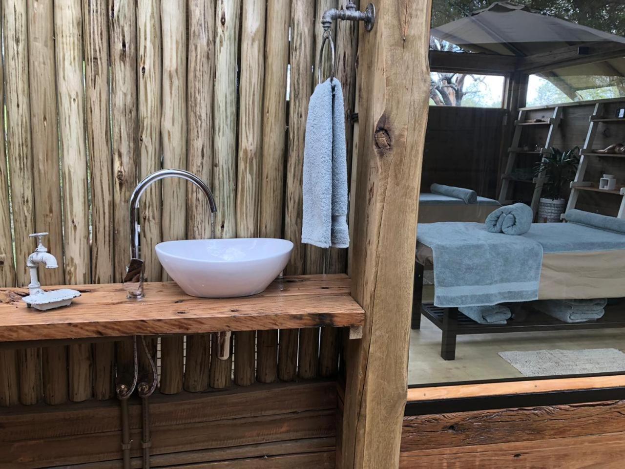 Bundox Safari Lodge
