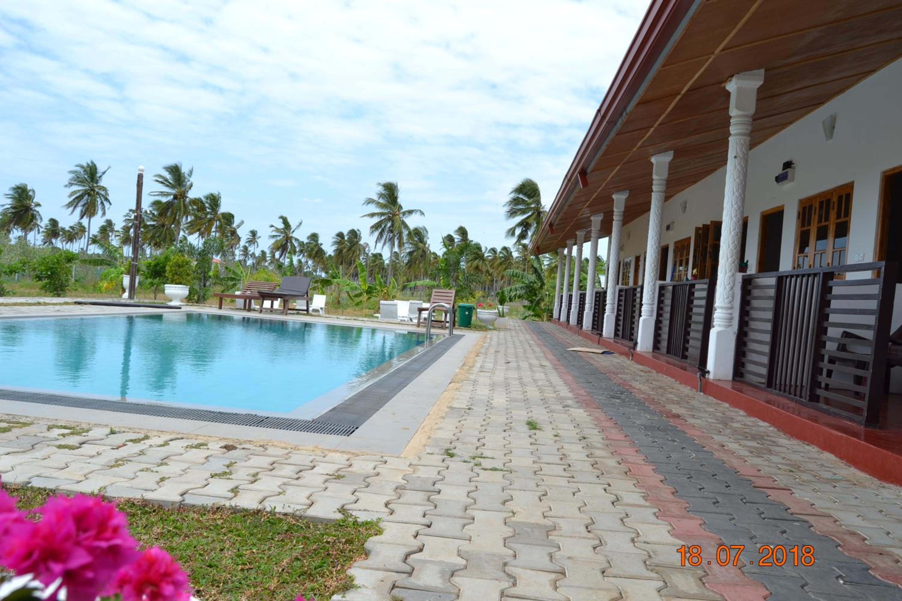 Shan Guest and Restaurant Nilaveli
