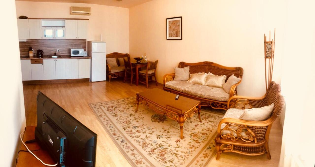 Oasis Suites Apartments and Studios