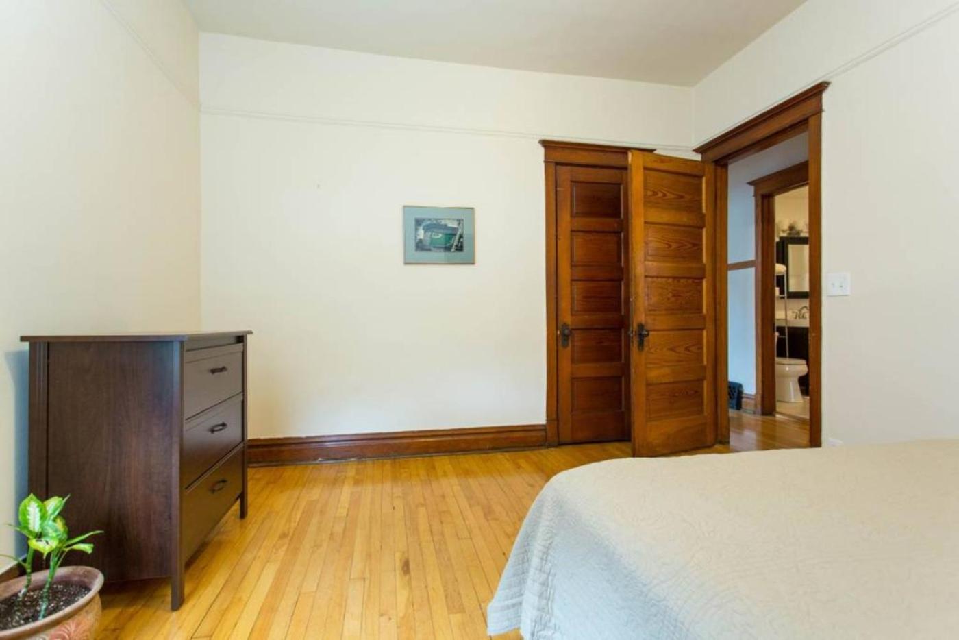 Wrigley Oasis! Steps from the Field! - 3BD 1BA view 5