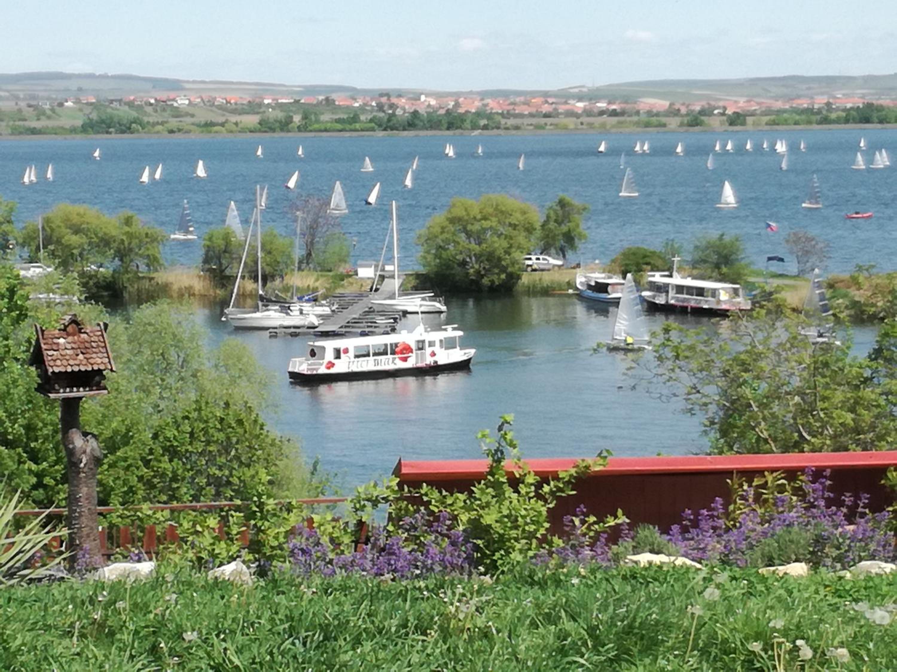 Penzion Nad jezerem