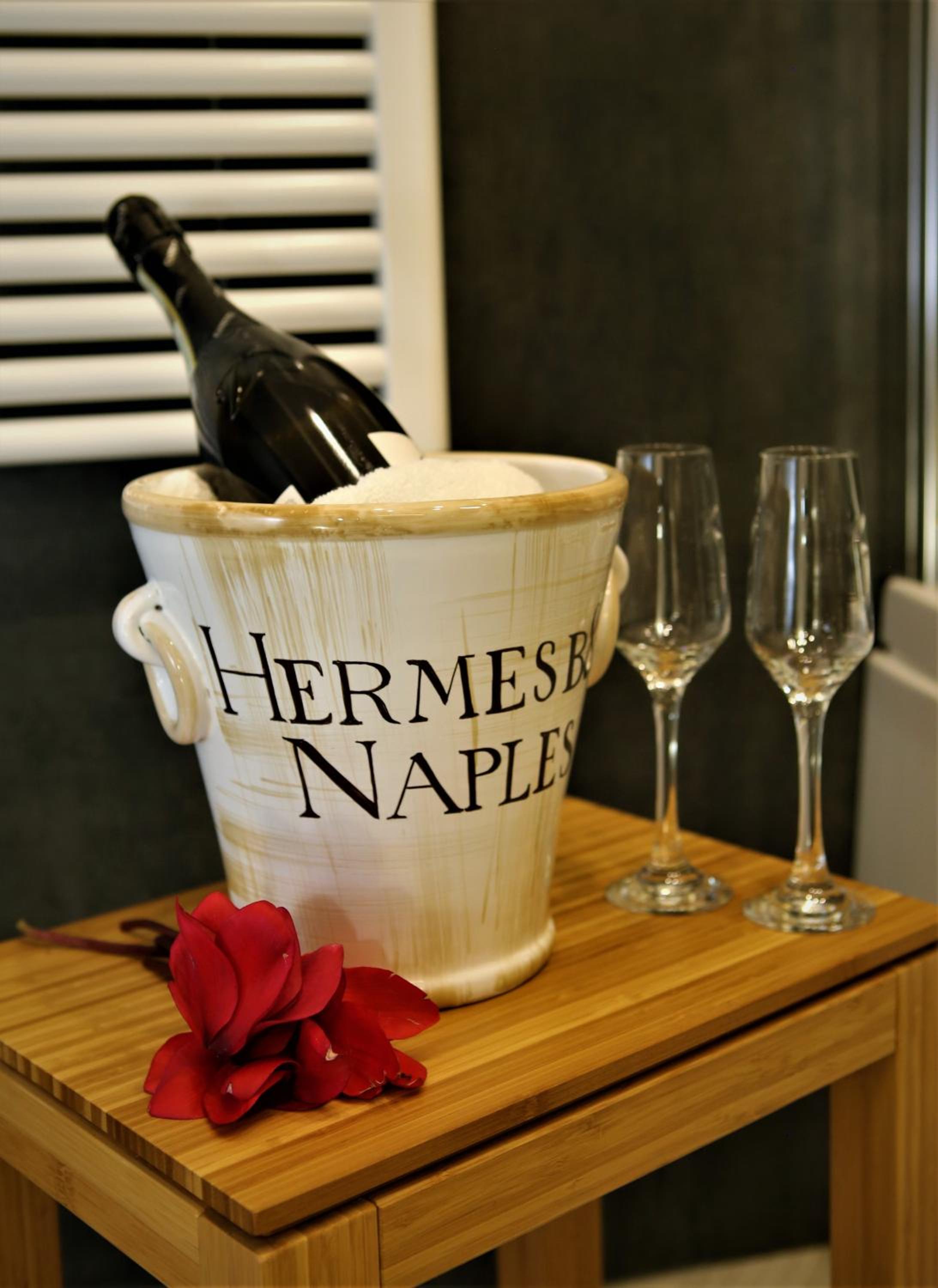 Hermes rooms for tourists