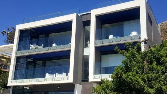 GORDON's SHORE LUXURY APARTMENTS - Solar Powered view 5