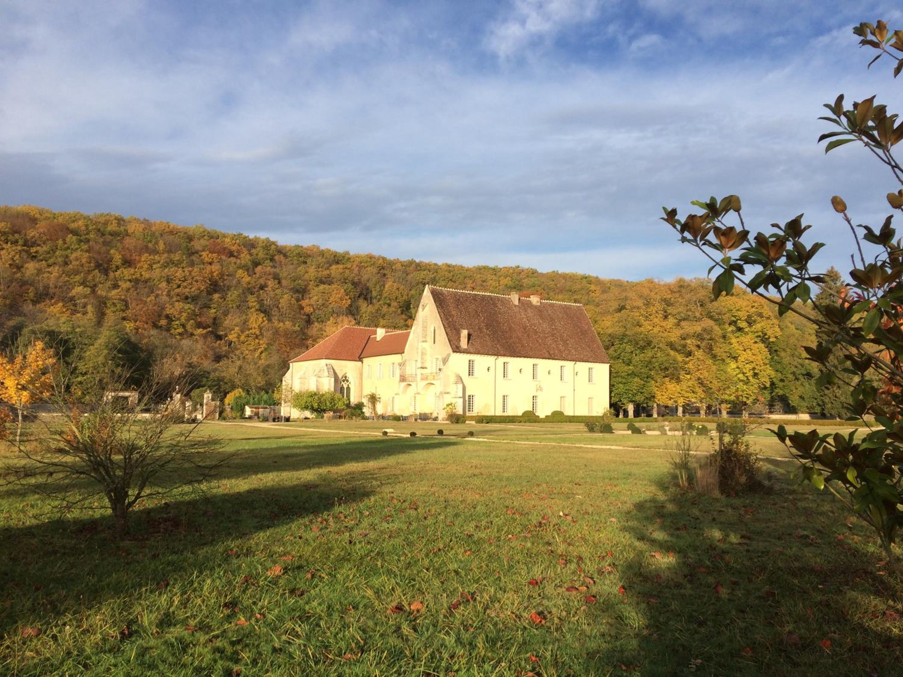 Abbaye de Reigny - Esprit de France view 4