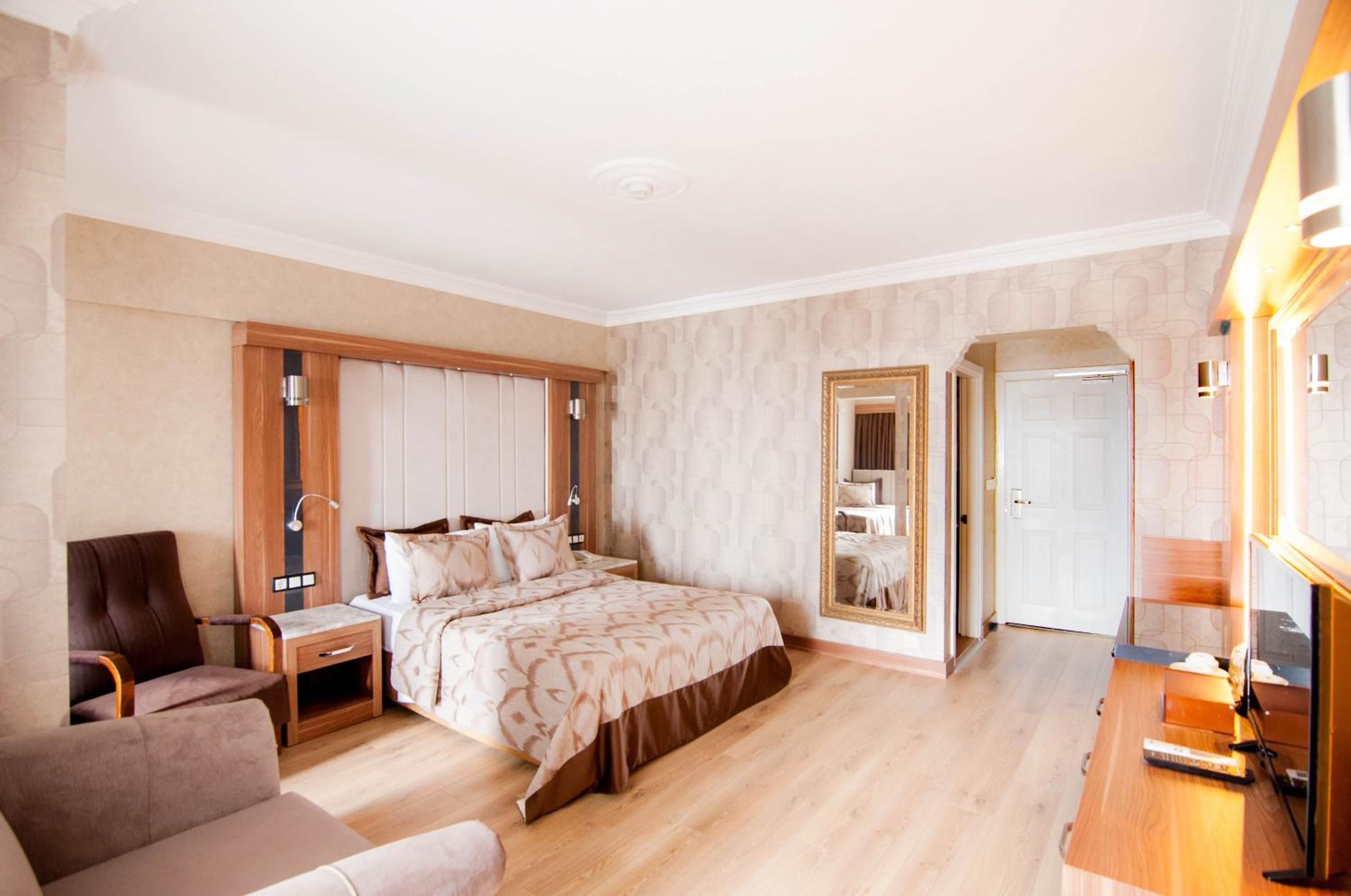 LAUR HOTELS Experience & Elegance view 5