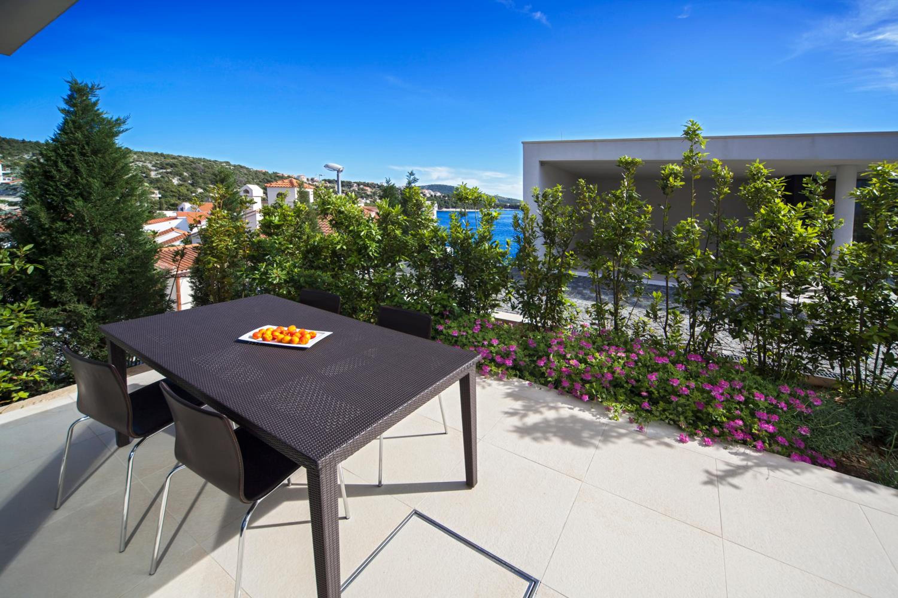 Golden Rays Luxury Villas & Apartments