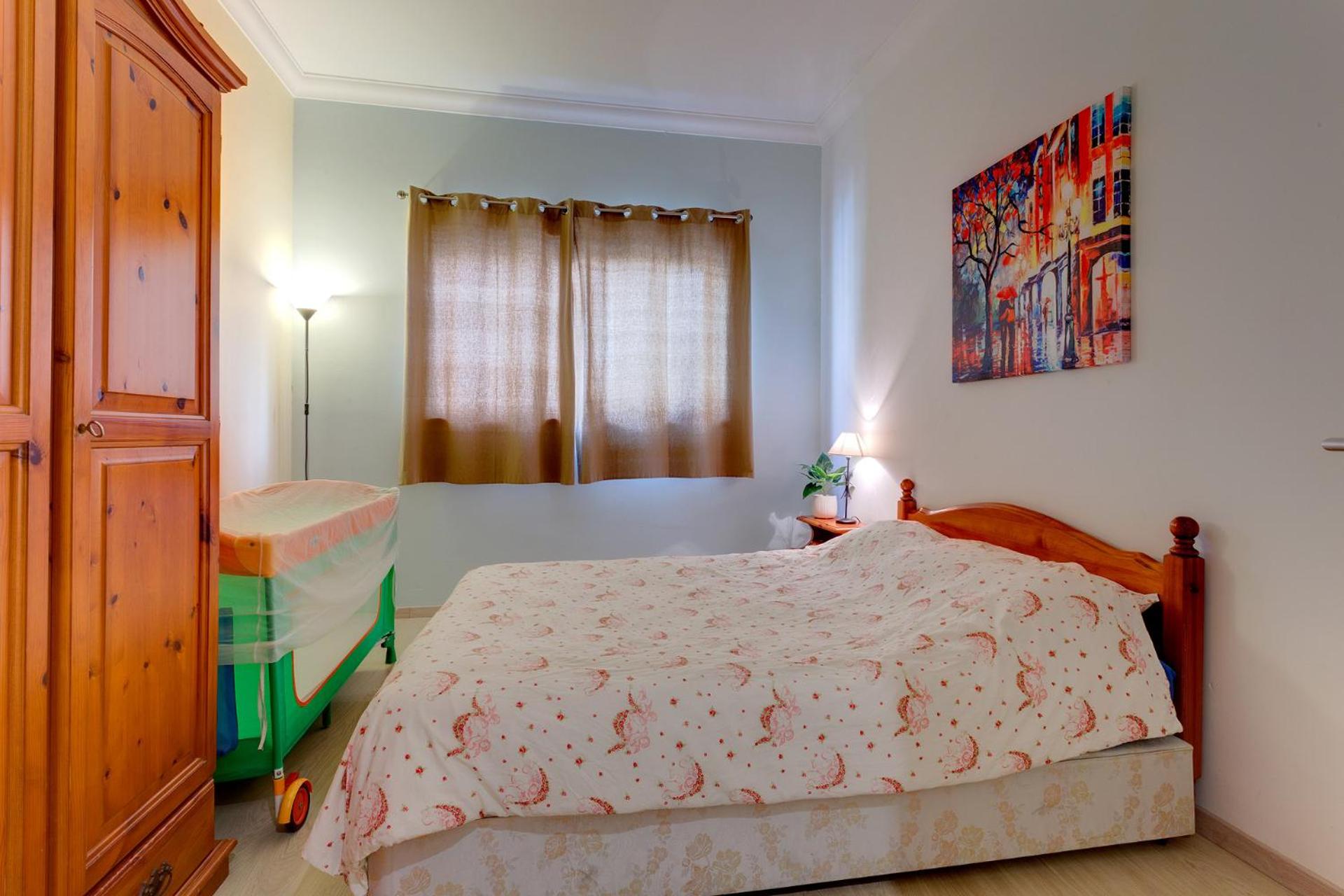 Central Apartment in St Julian's, Perfect for Families photo 3