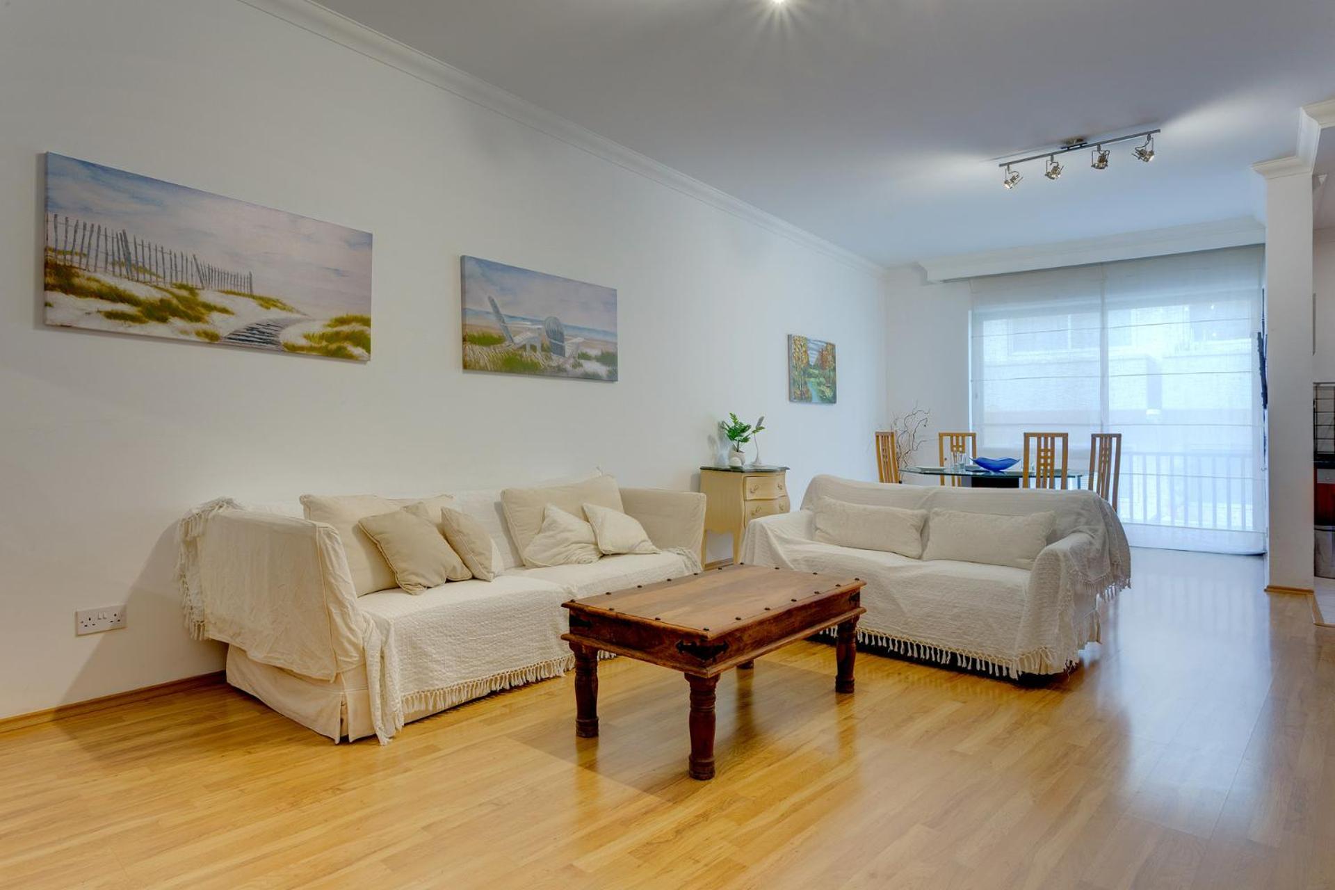 Central Apartment in St Julian's, Perfect for Families photo 2