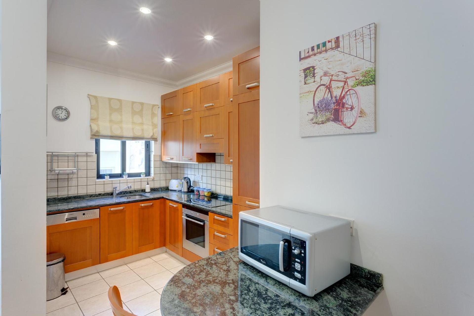 Central Apartment in St Julian's, Perfect for Families photo 4