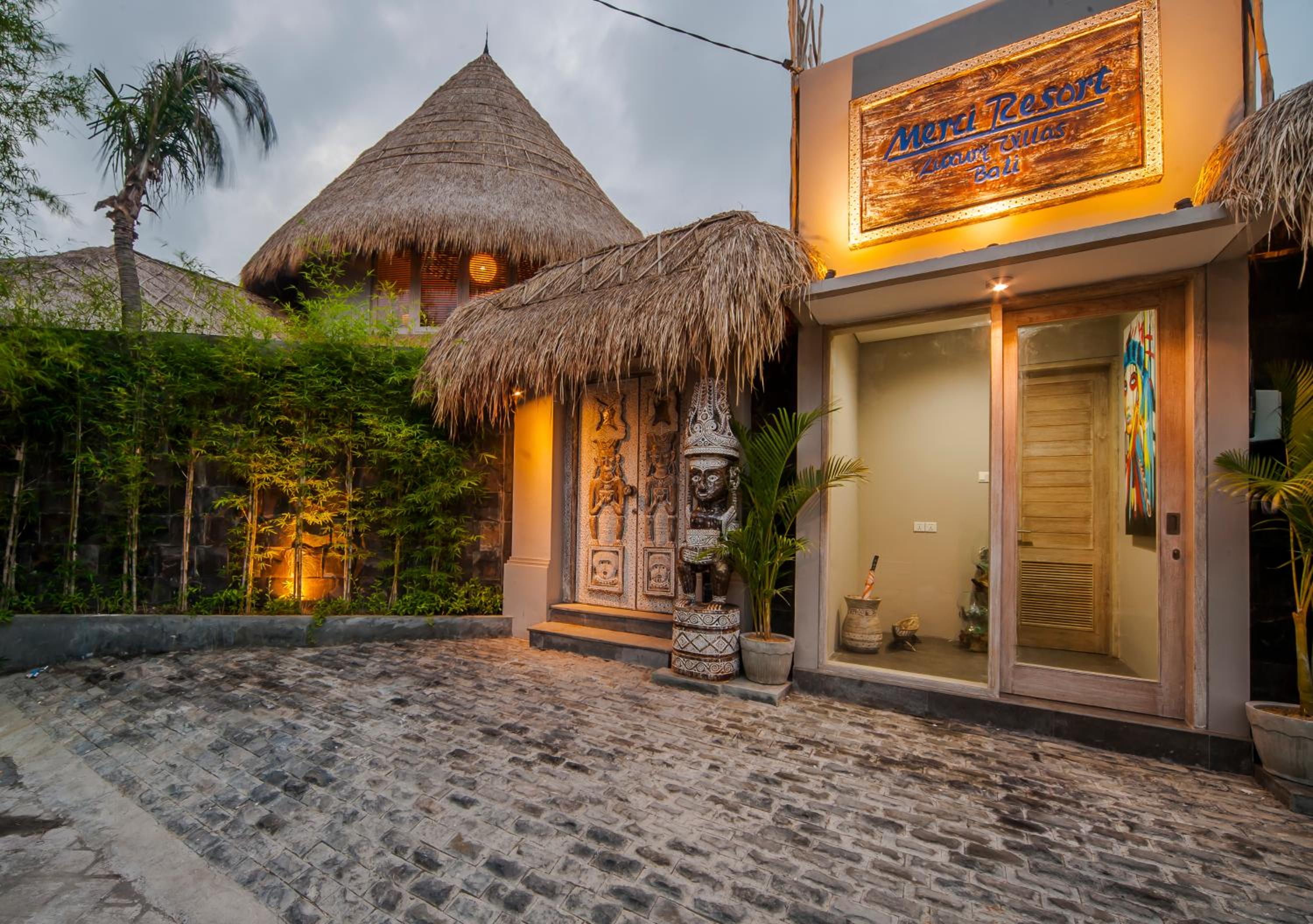 Hotel Luxury Villas Merci Resort Seminyak 3br #1