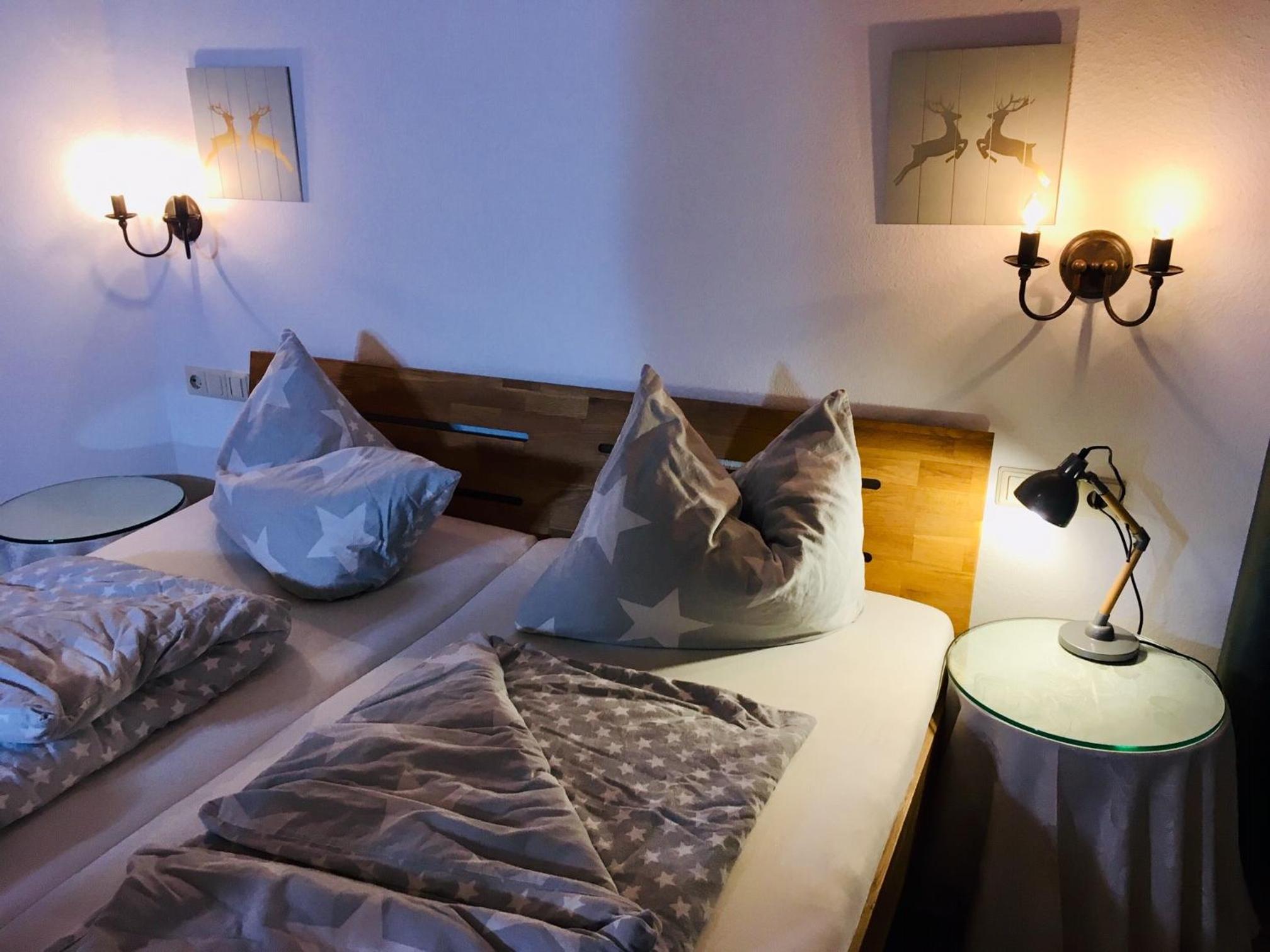 Goldener Hahn B&B Ferienwohnungen Pool & Sauna near Medicenter