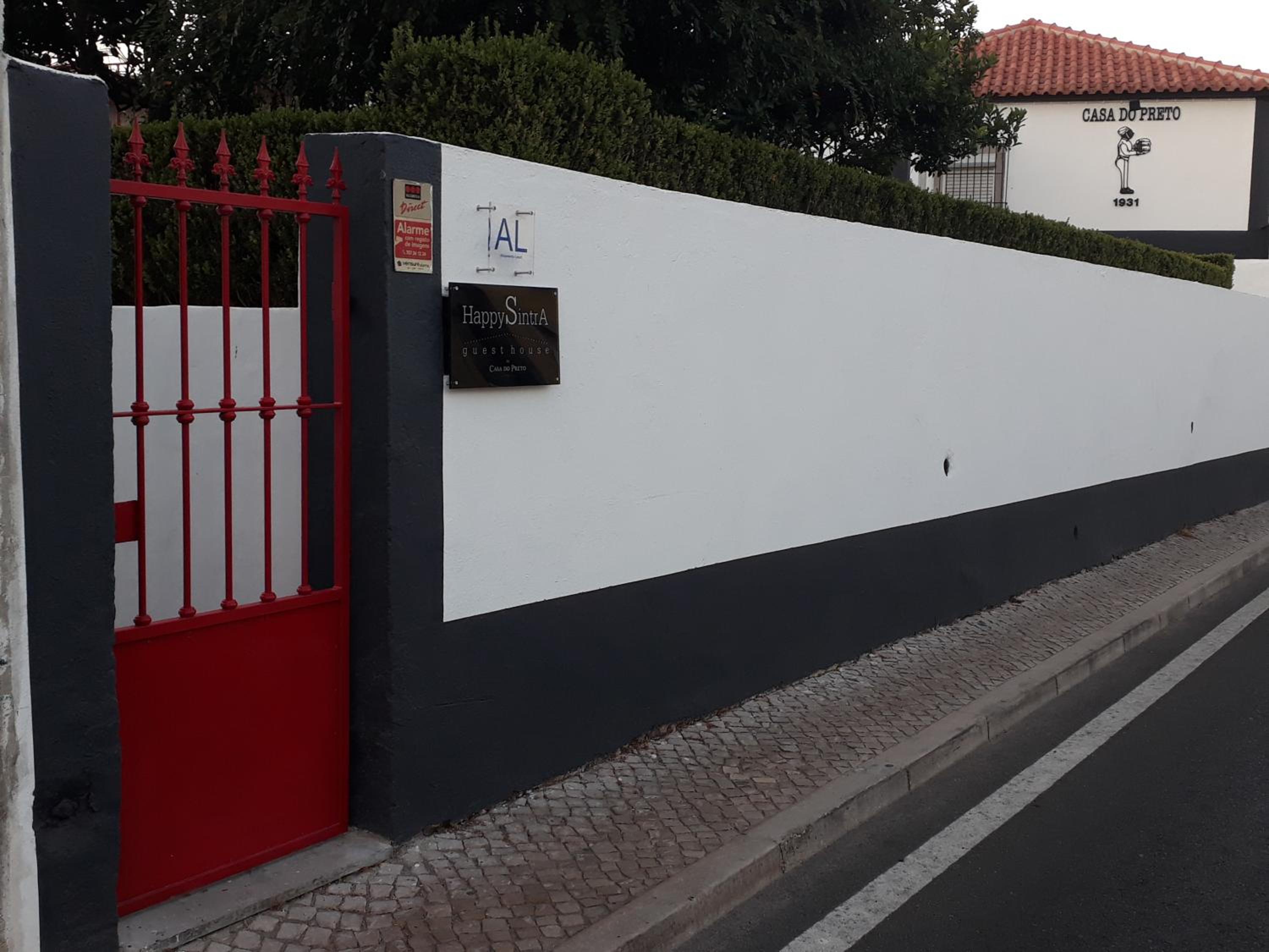 HappySintra GuestHouse by Casa do Preto view 2
