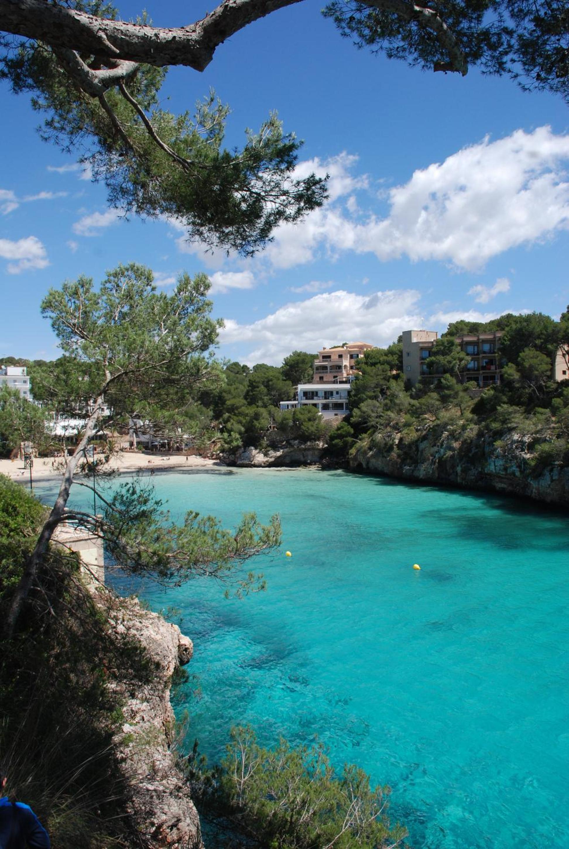 Hotel Pinos Playa en Cala Santanyi