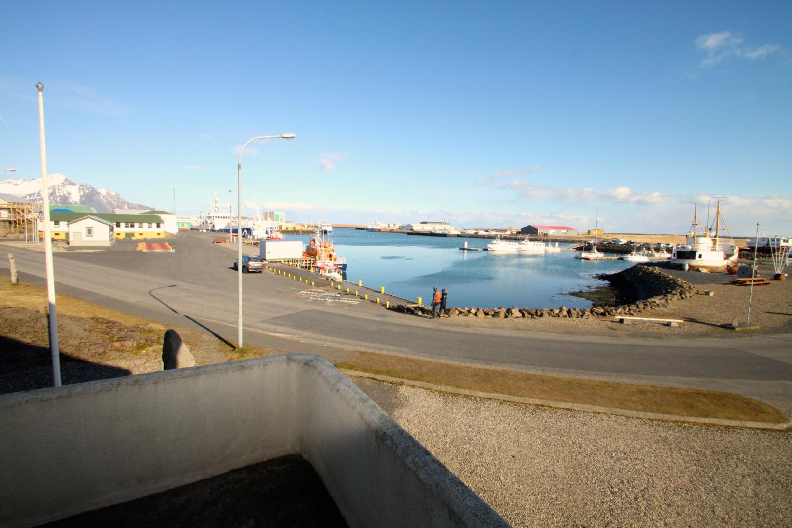 Hvammur Apartments by the Harbour