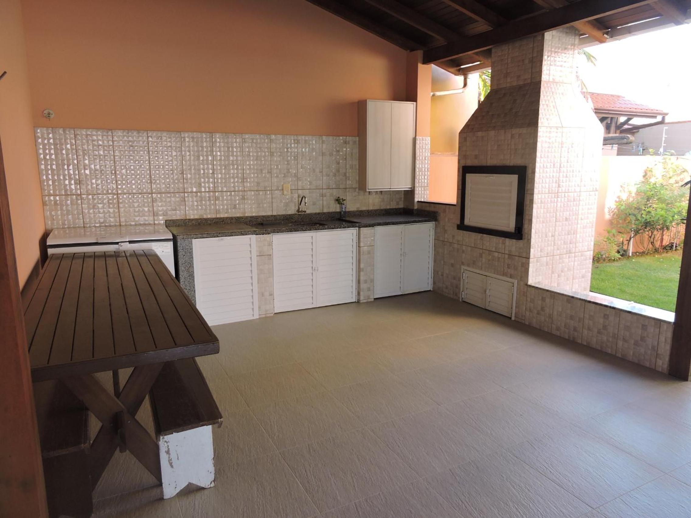 Casa alto padrão a 300 mts da praia