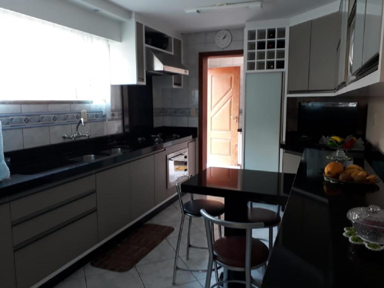 Casa alto padrão a 300 mts da praia
