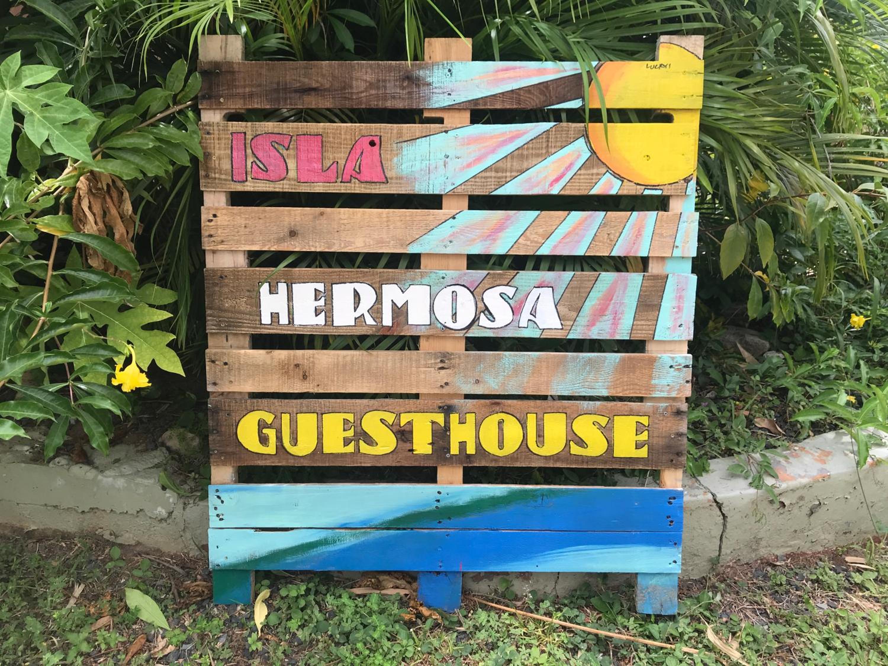 Isla Hermosa Guesthouse