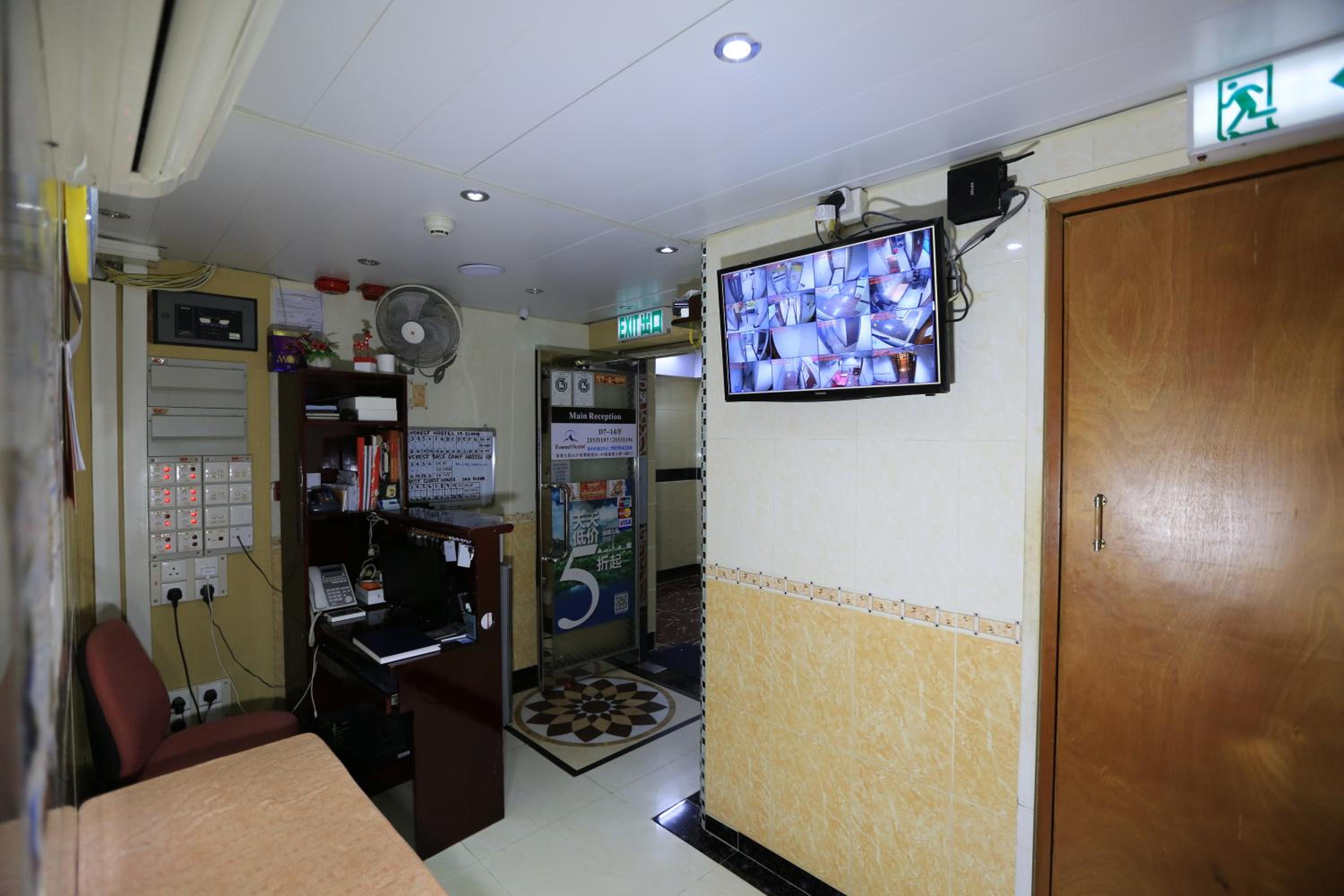 Everest Hostel 14/F