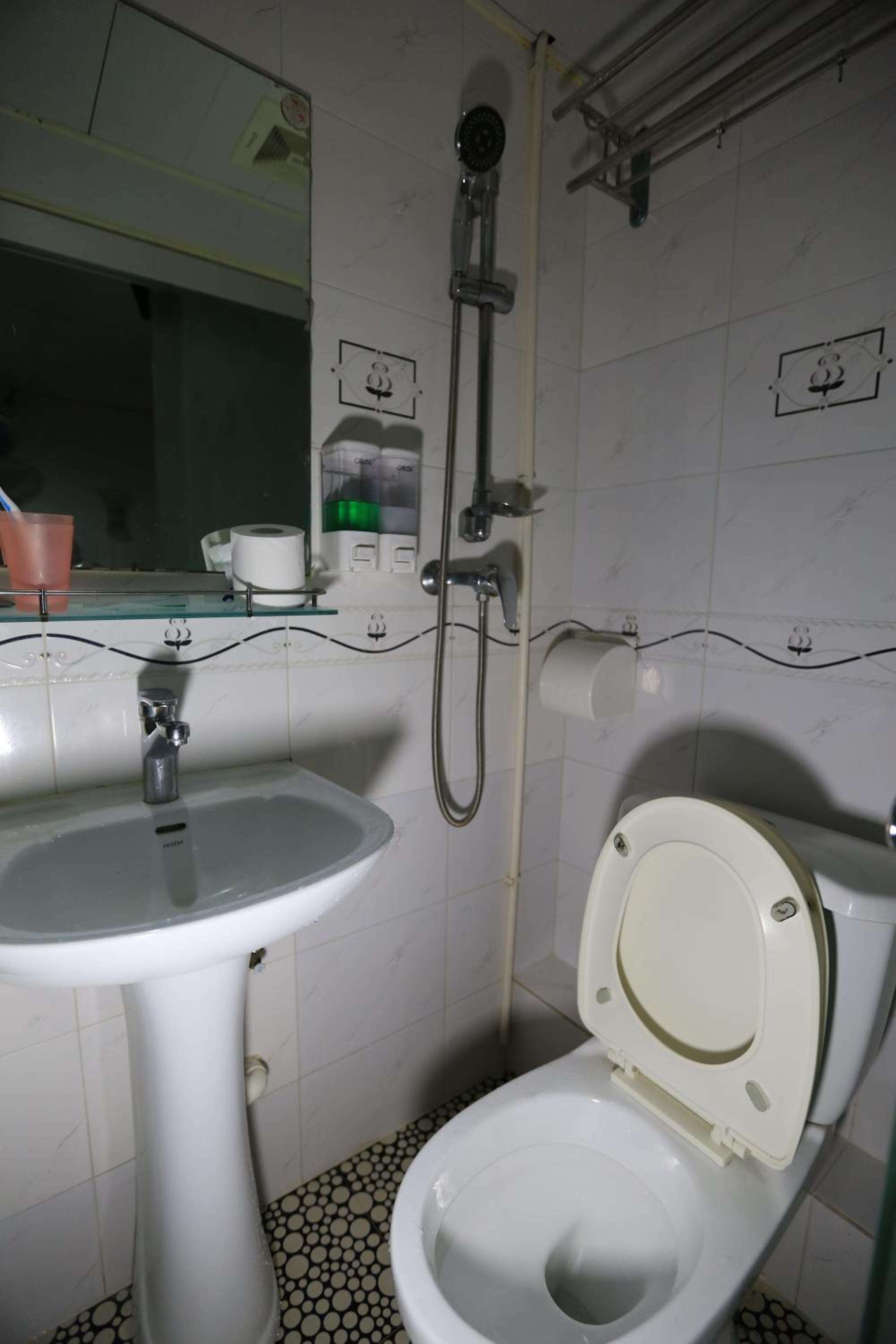 Everest Hostel 14/F