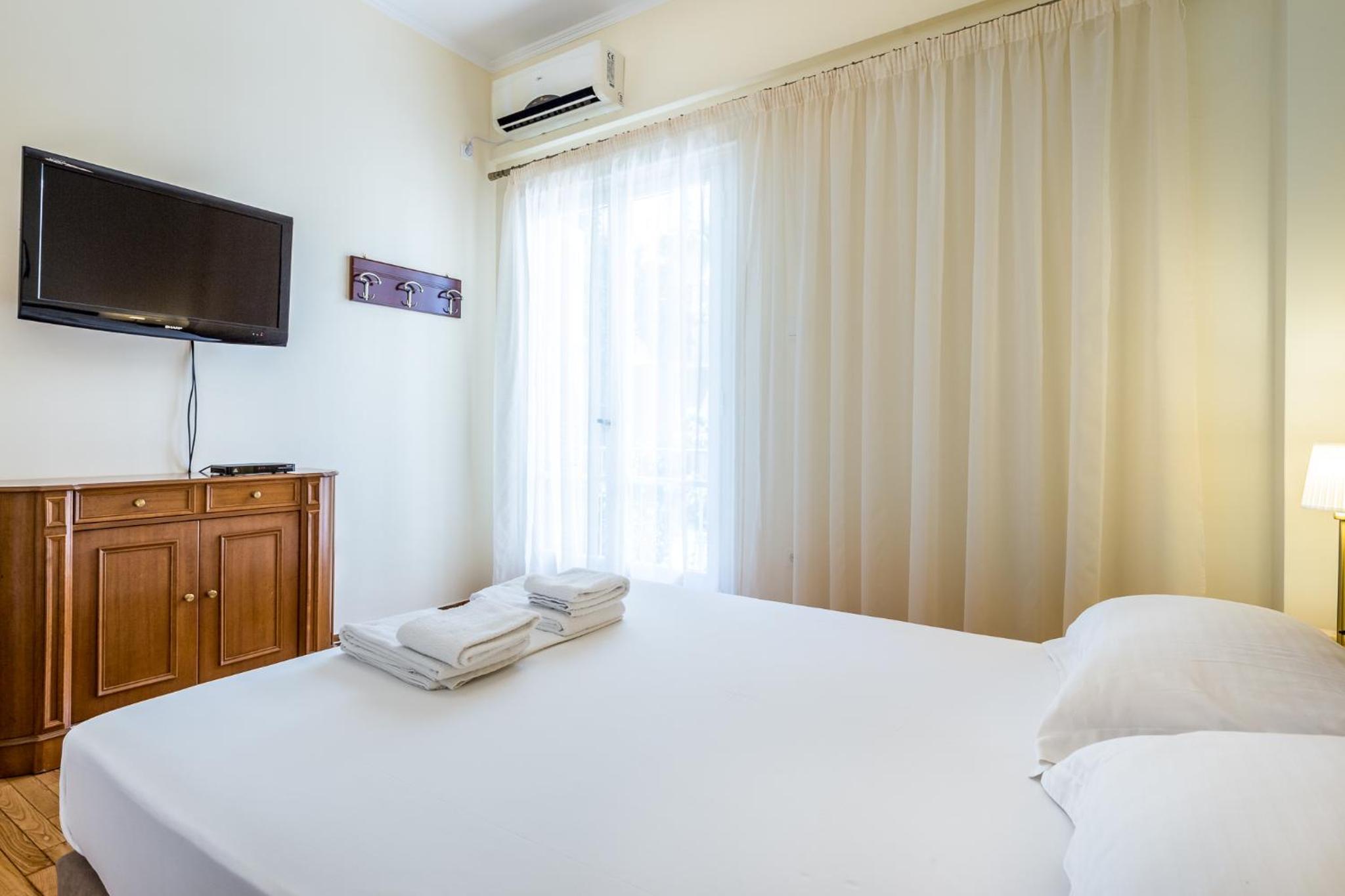 Chic flat in Kolonaki next to American Embassy photo 4