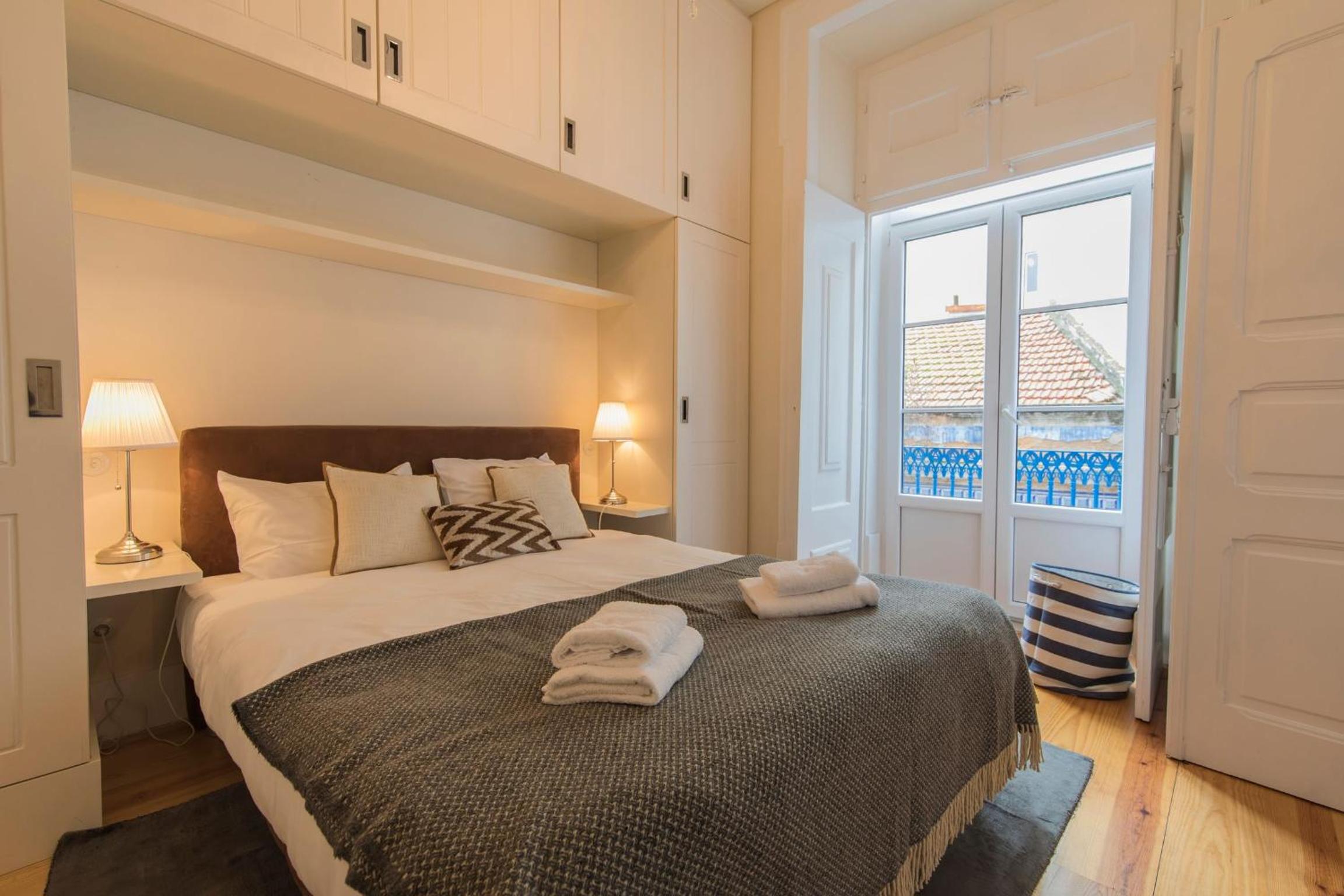 LovelyStay - Cozy Duplex Home in Alfama view 3