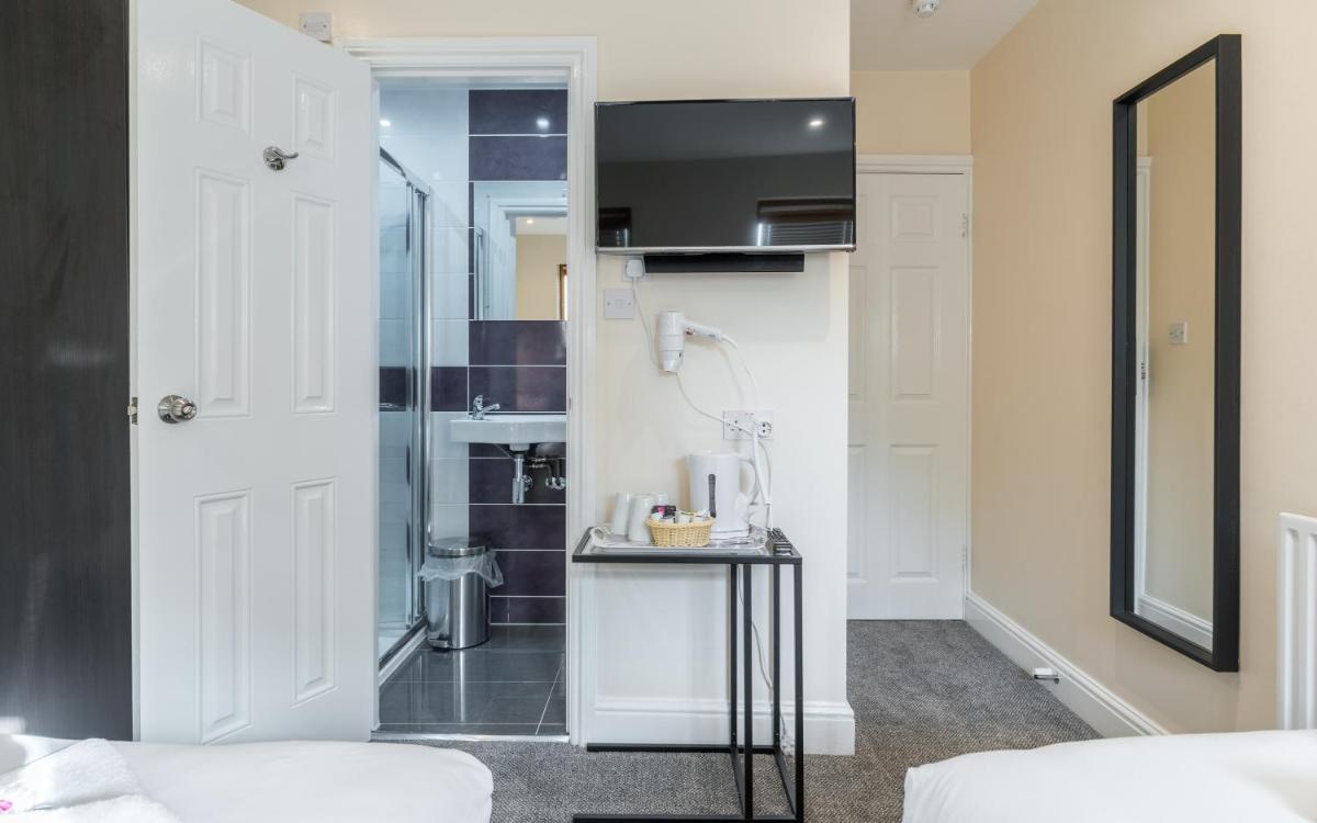 Royal London Hotel By Saba - Image 2