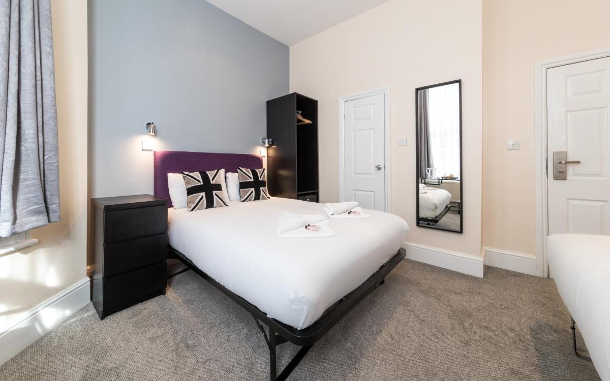 Royal London Hotel By Saba - Image 1