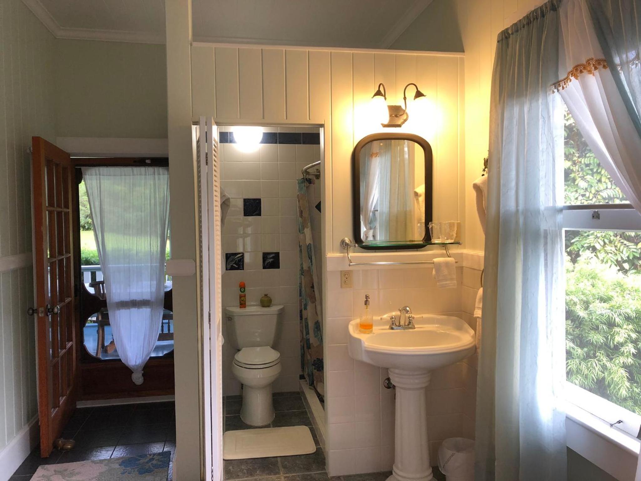 Old Hawaiian Bed and Breakfast - Property Image 2