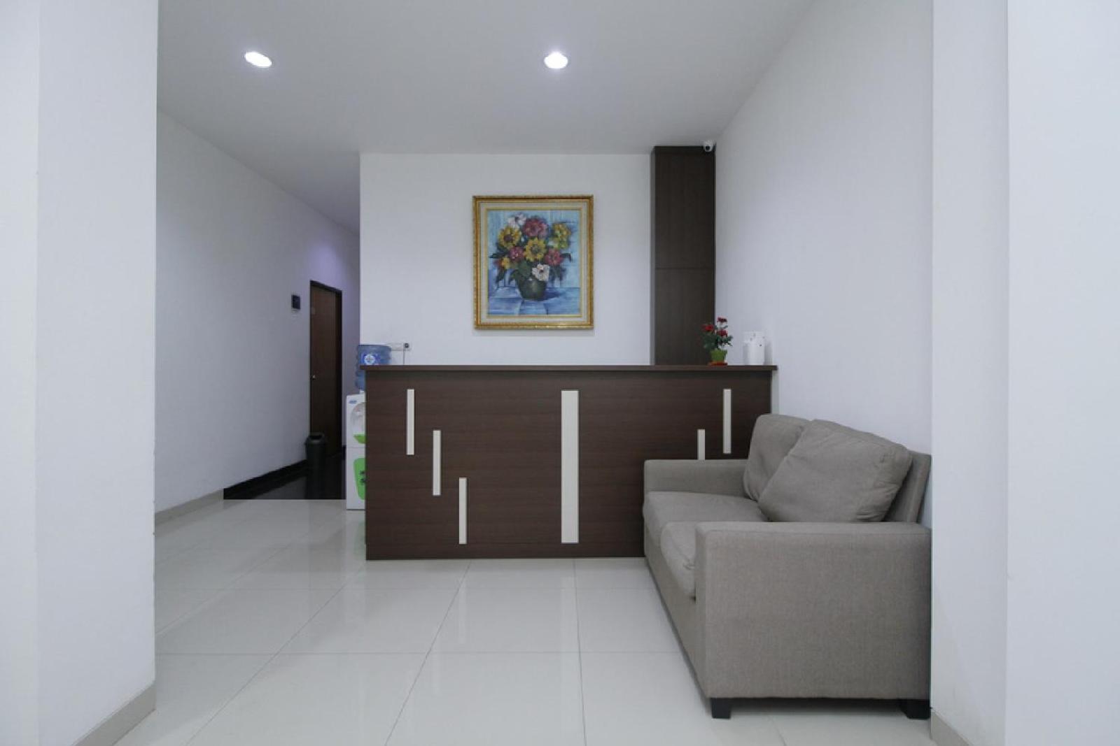 RedDoorz Plus near Plaza Indonesia