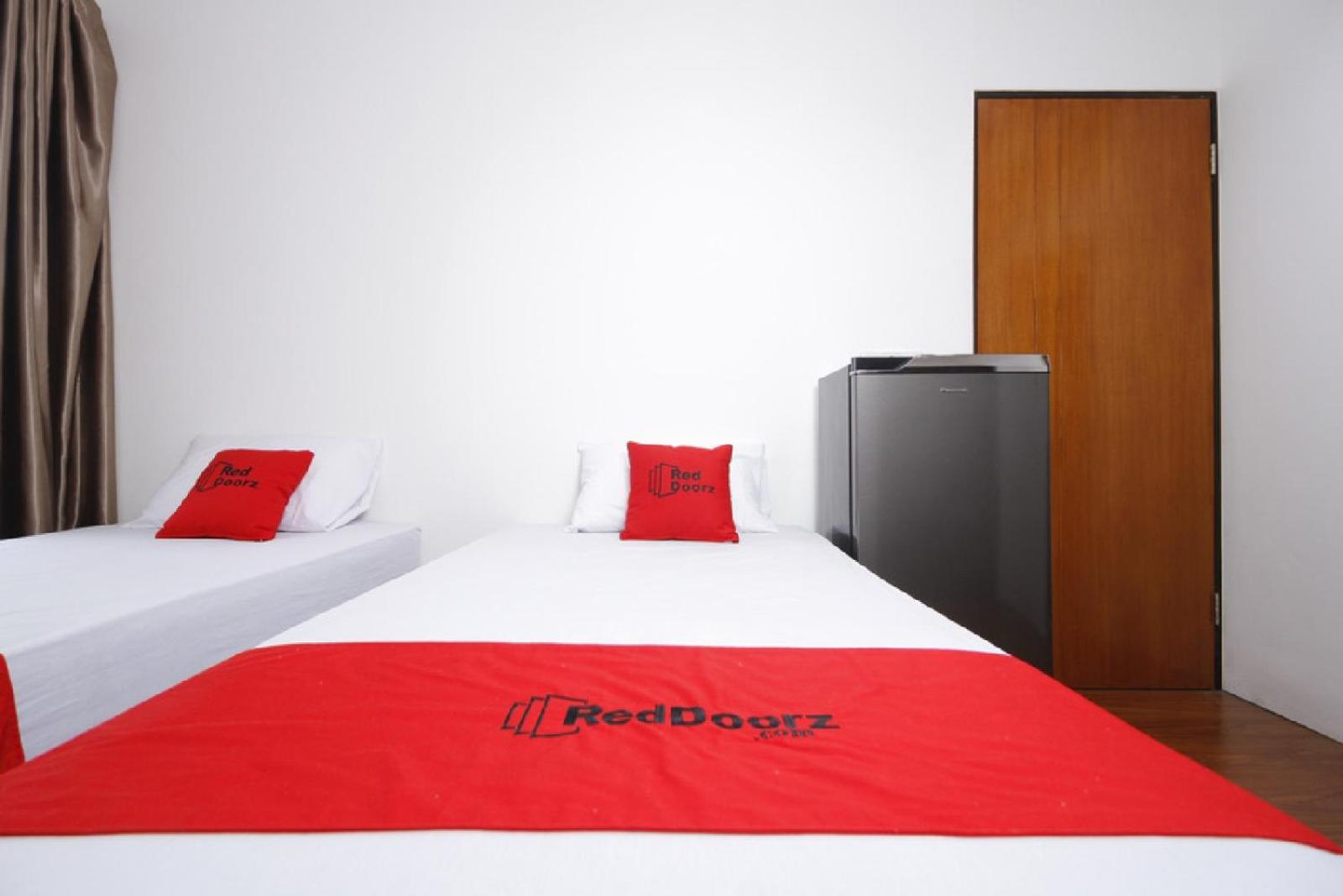 RedDoorz Plus near Plaza Indonesia