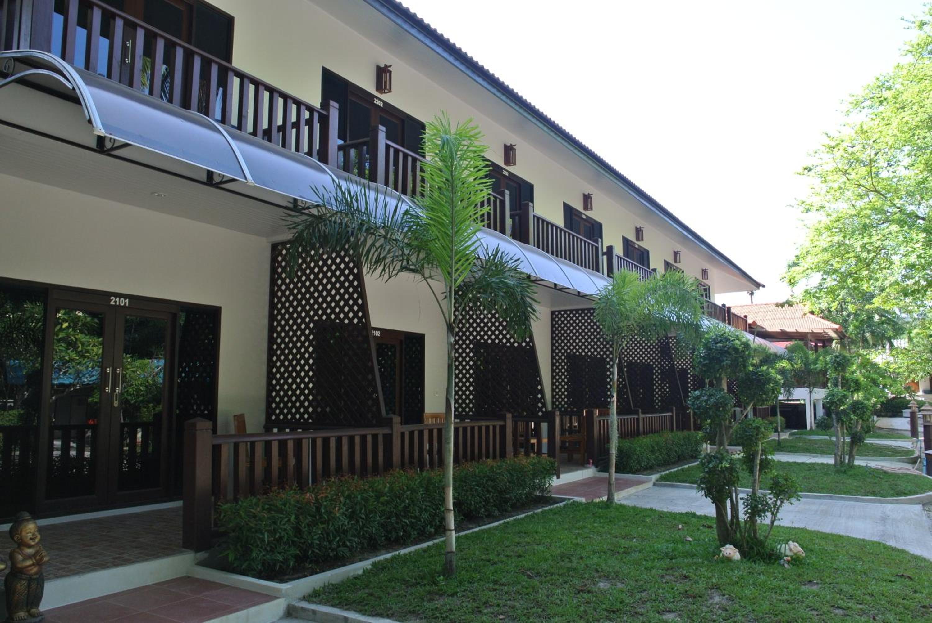 Mac's Bay Resort