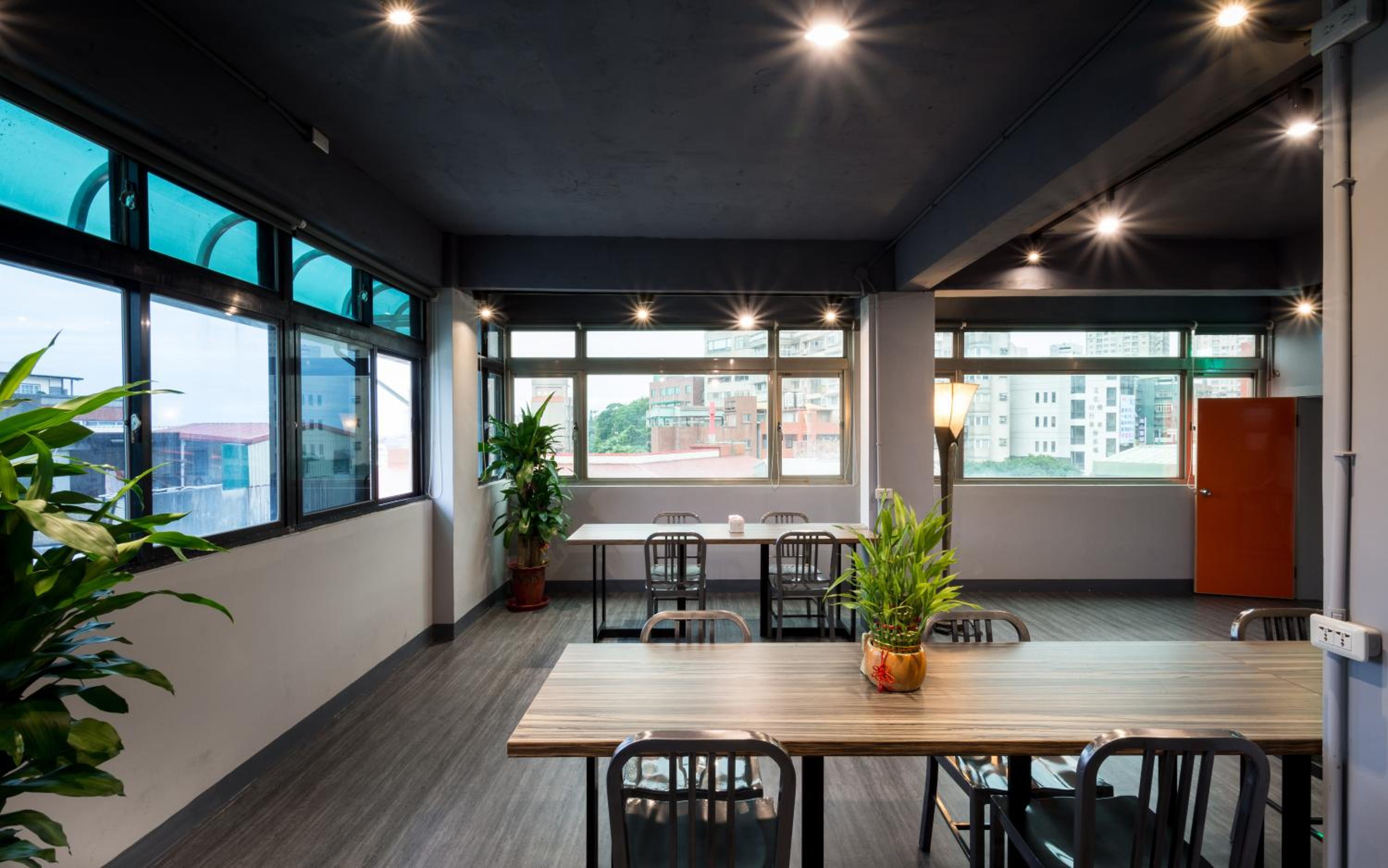 Taipei Travelers International Hostel