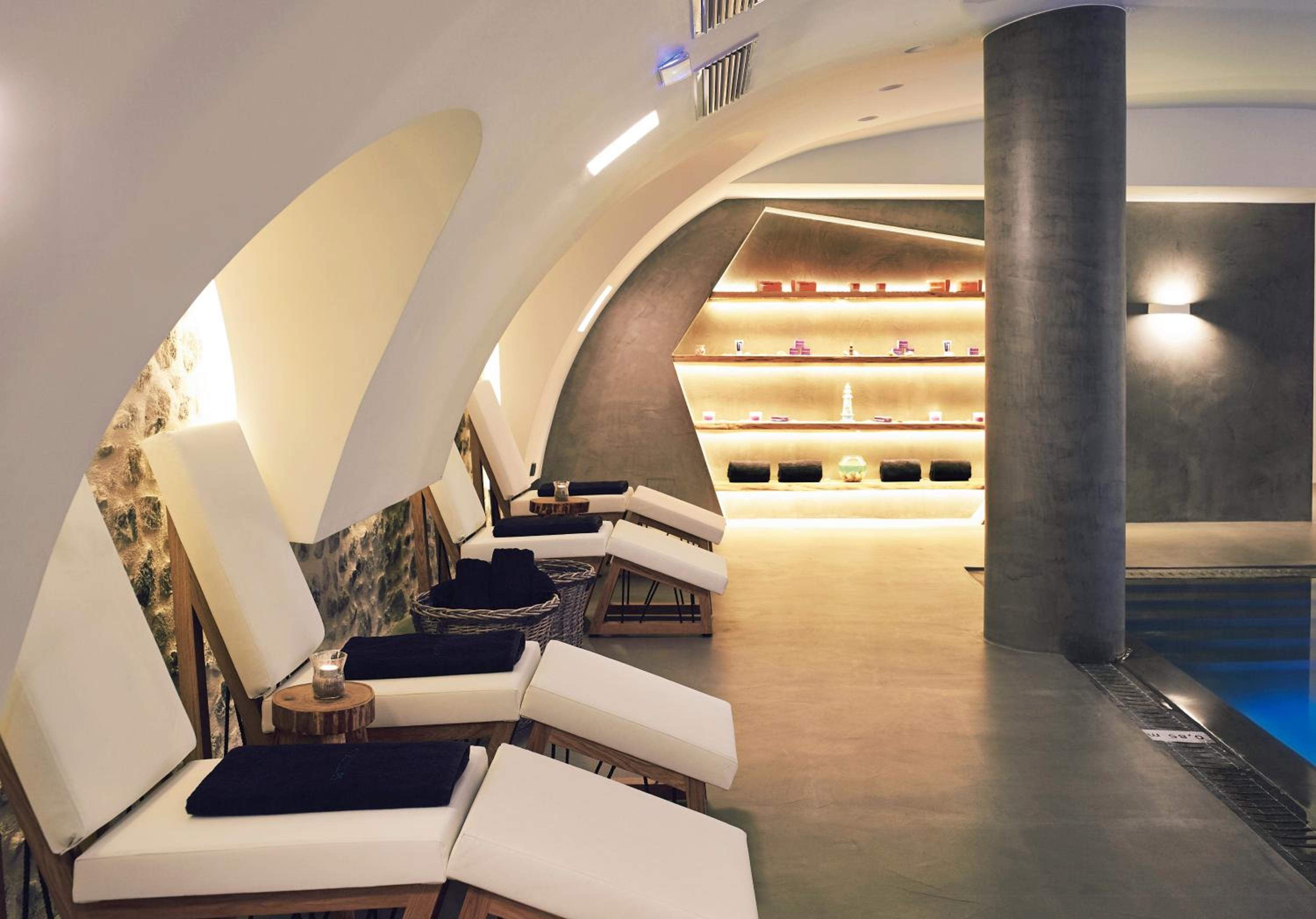 Santo Pure Oia Suites & Villas 17