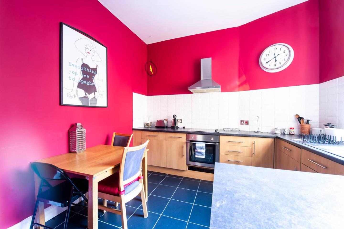 JOIVY Amazing Location - Charming Apartment by the Edinburgh Castle! view 4