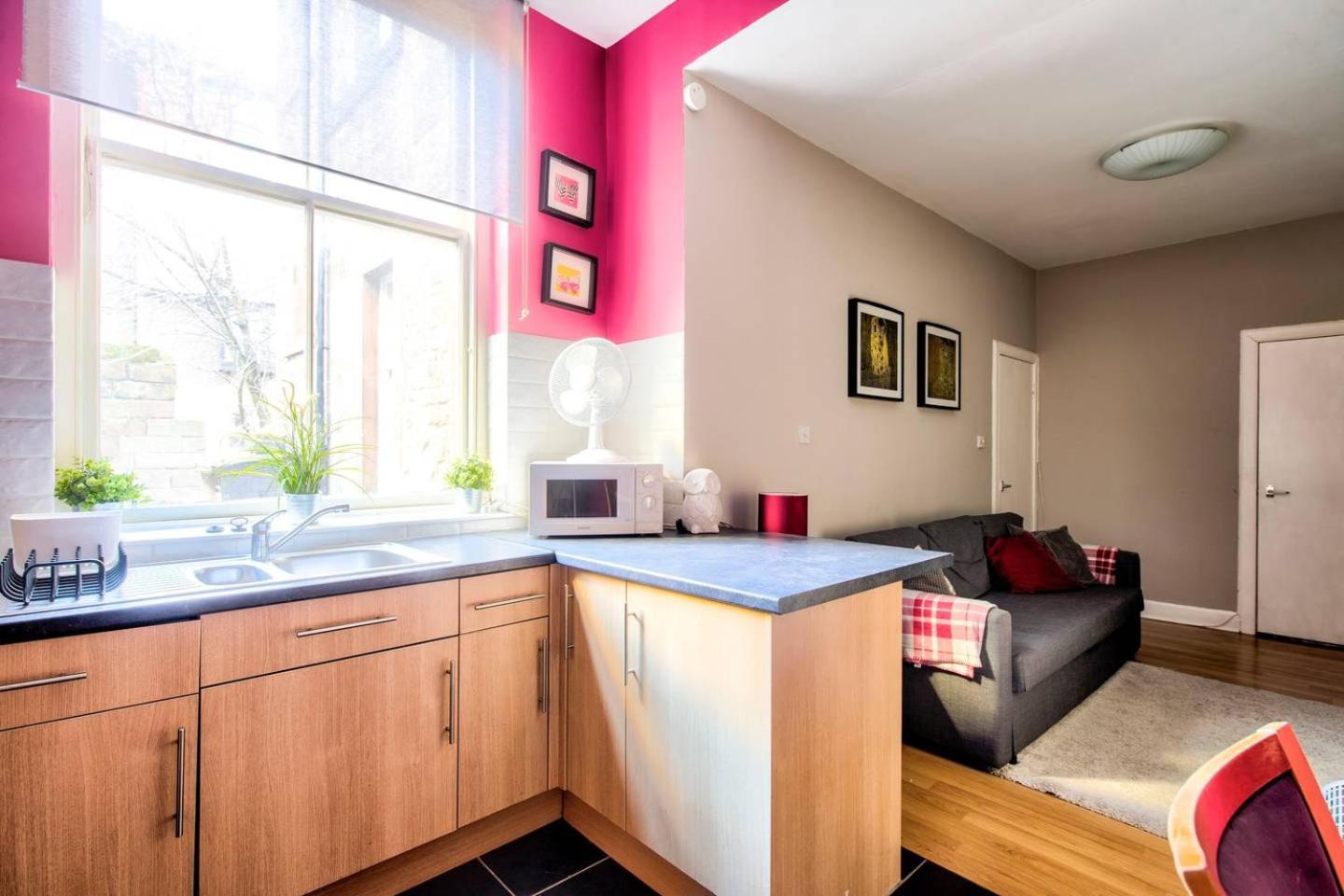 JOIVY Amazing Location - Charming Apartment by the Edinburgh Castle! view 5