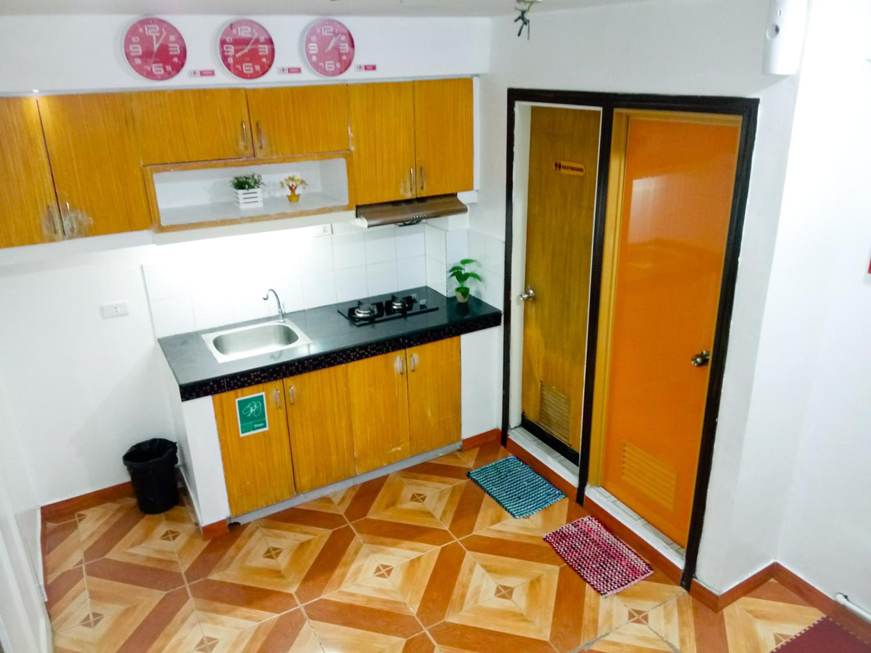 8Hostel