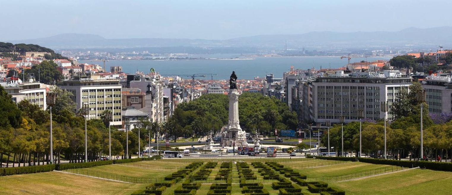 A Ponte Marques de Pombal view 2
