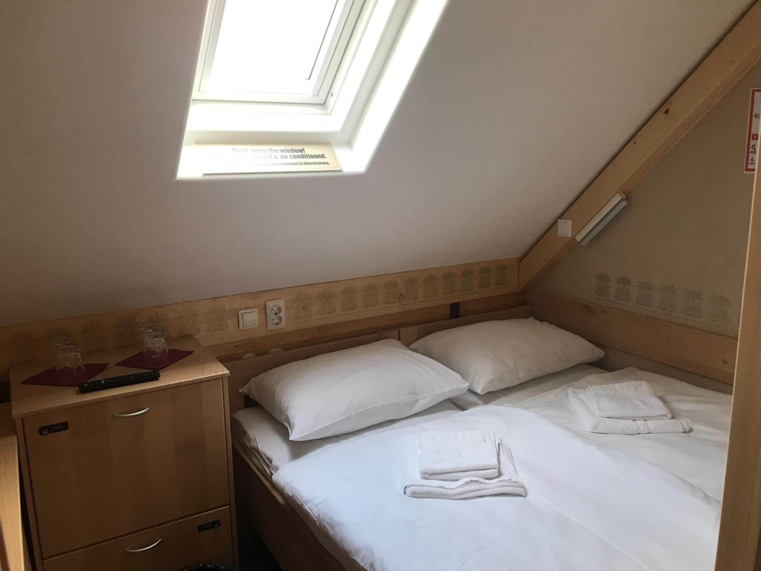 Photo 27 sur 53 de GLUTEN FREE Bed & Breakfast Dežela Okusov