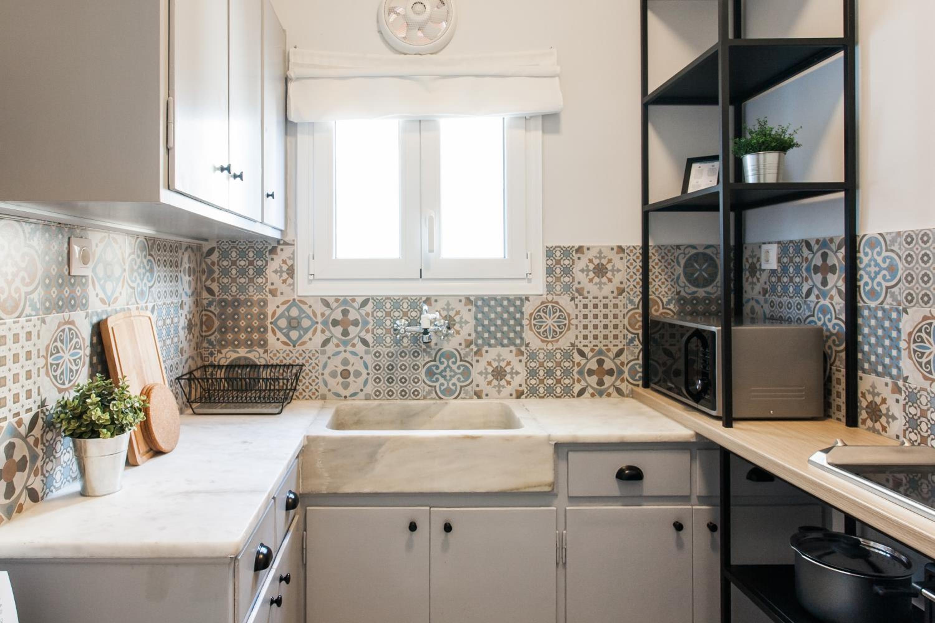 Central Cozy Apartments in Plaka by UPSTREET
