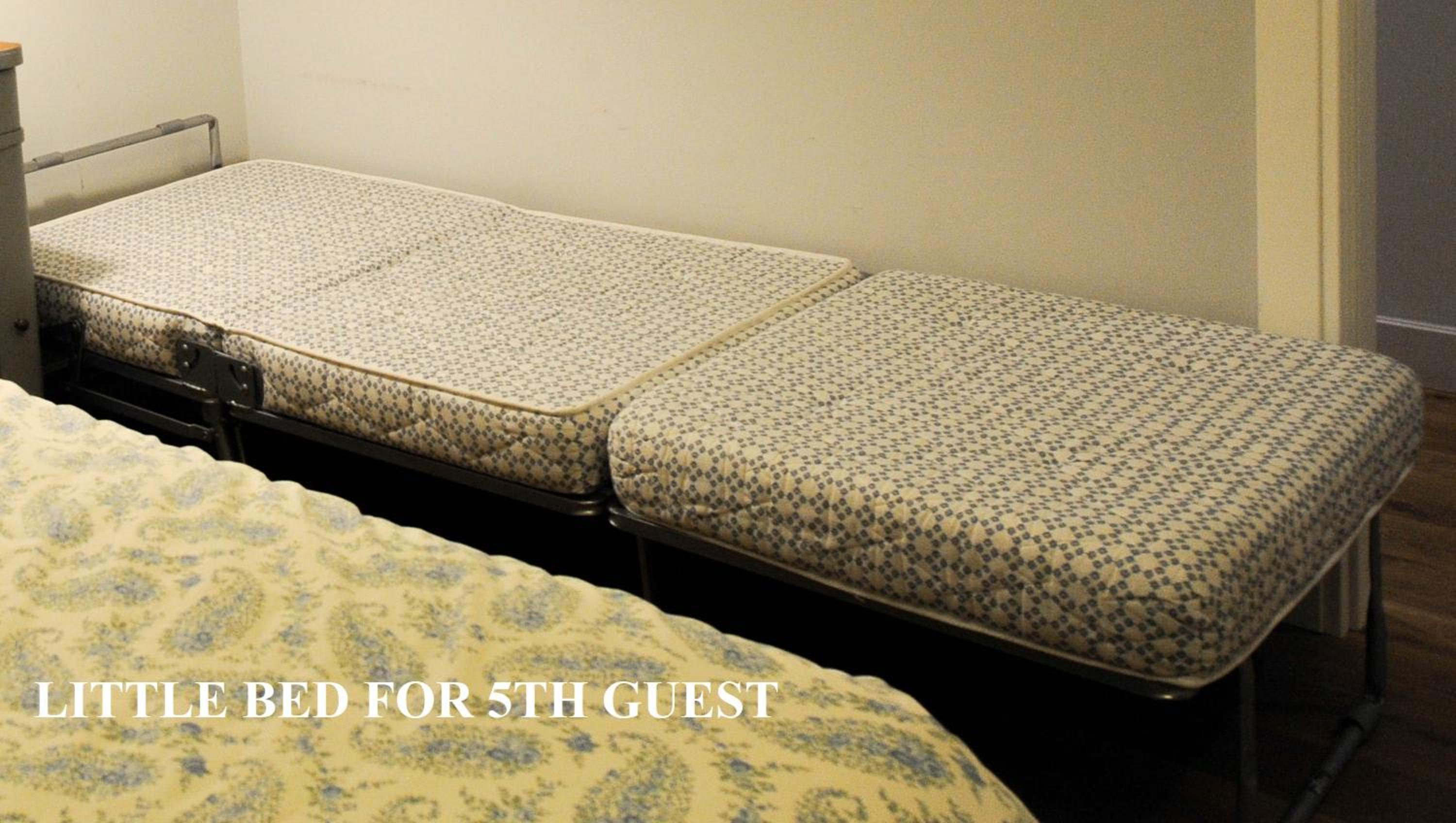 Fotofever Apt, two bedrooms with air conditioned in elegant shopping area, close to Vatican City