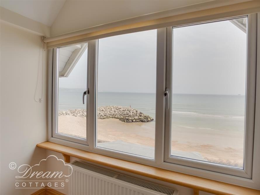 Beach View Apartment 4 view 3