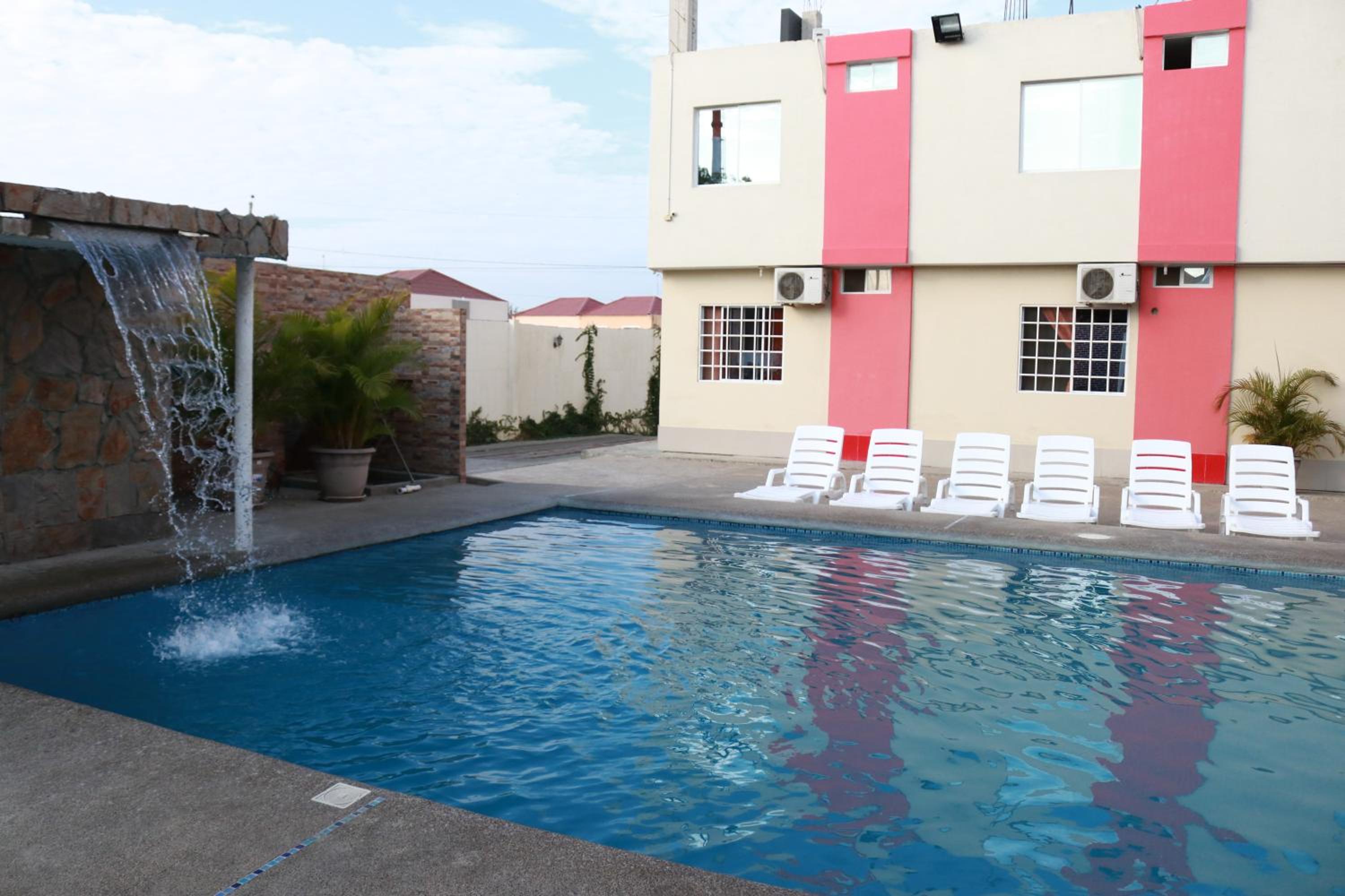 Hotel Pikeiro Blue view 3