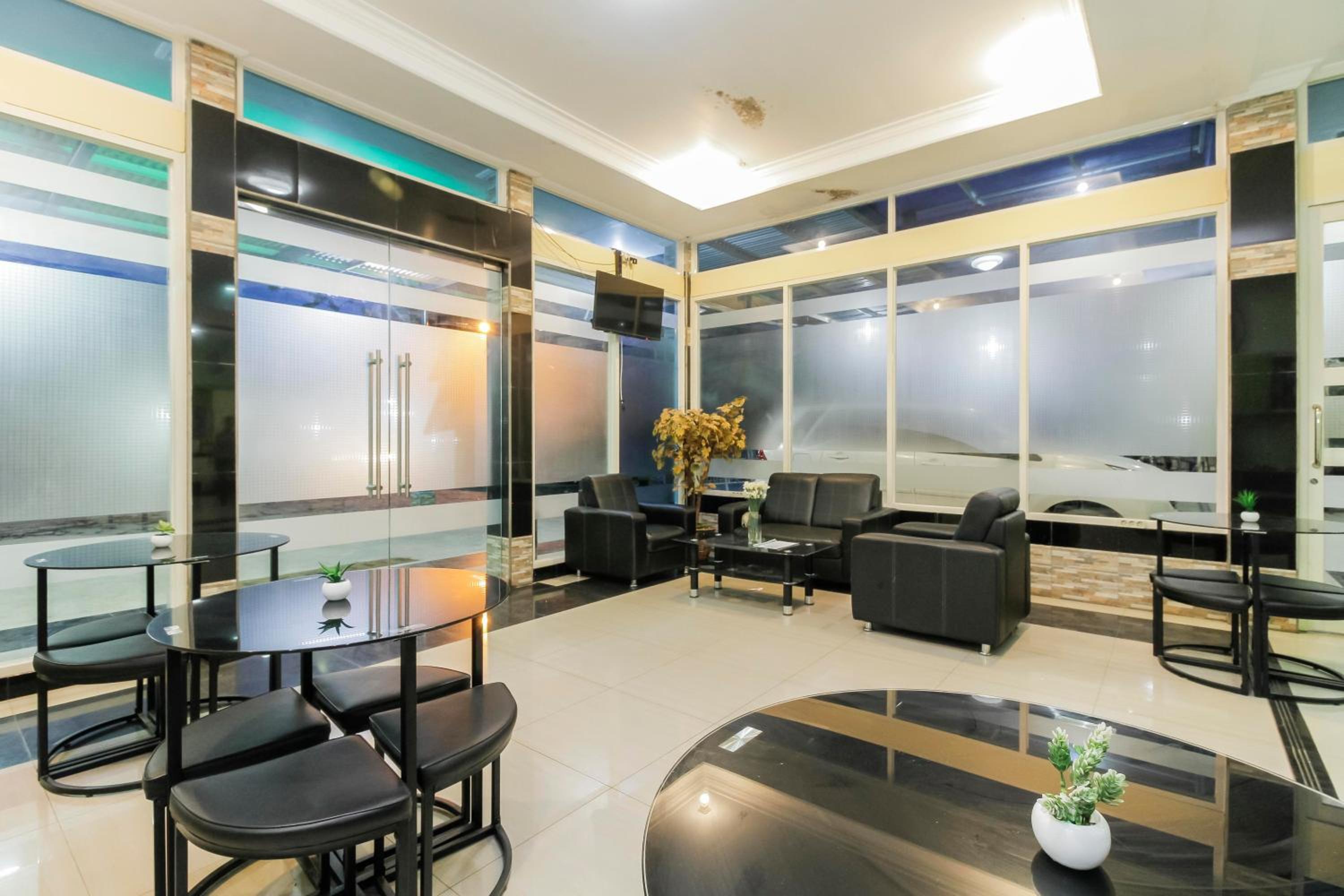 RedDoorz near Taman Samarendah Samarinda view 4