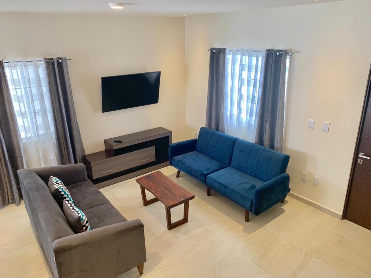 Beautiful 3 BR/3.5 bath Home@Selvanova view 4
