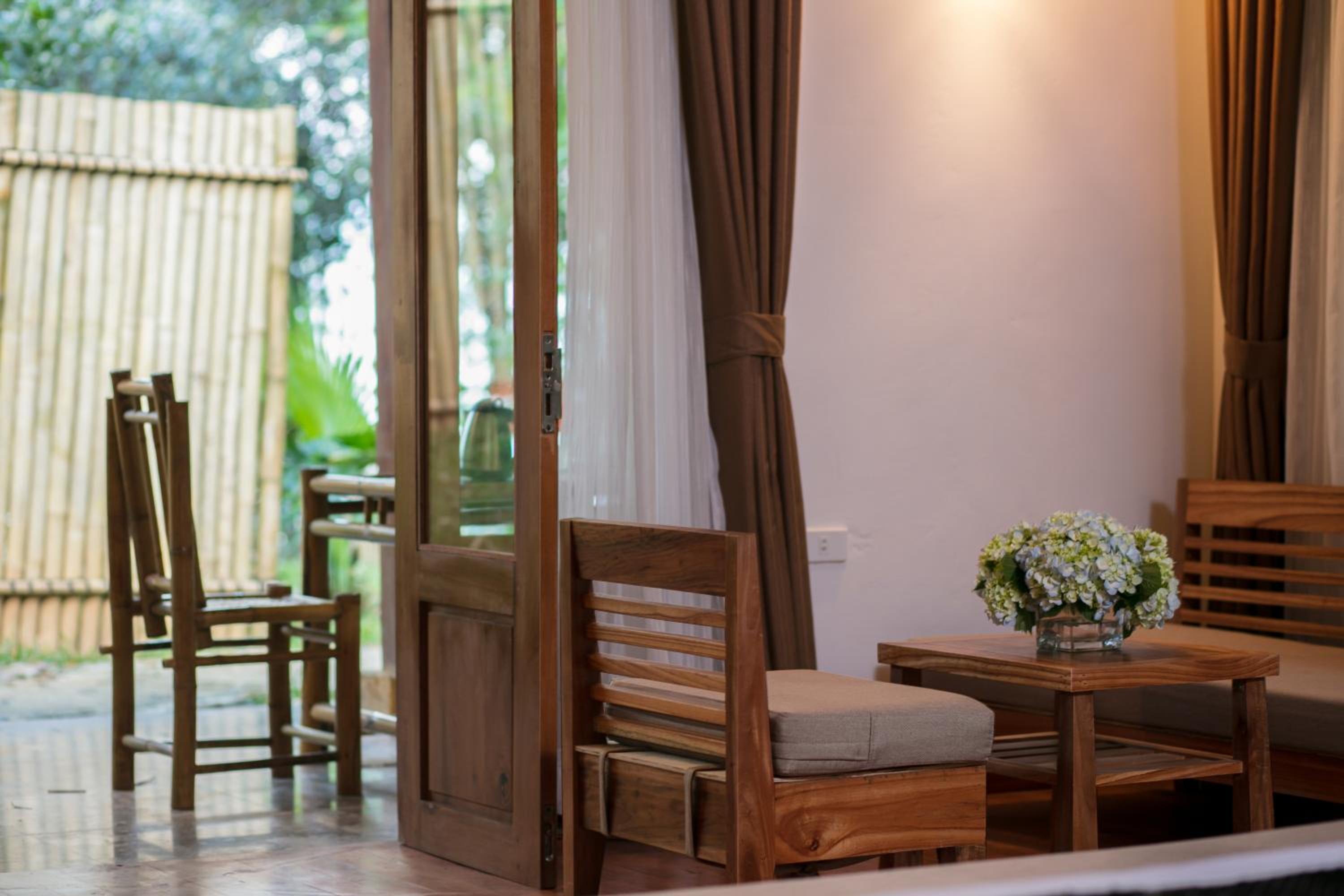 Mai Chau Hideaway Lake Resort
