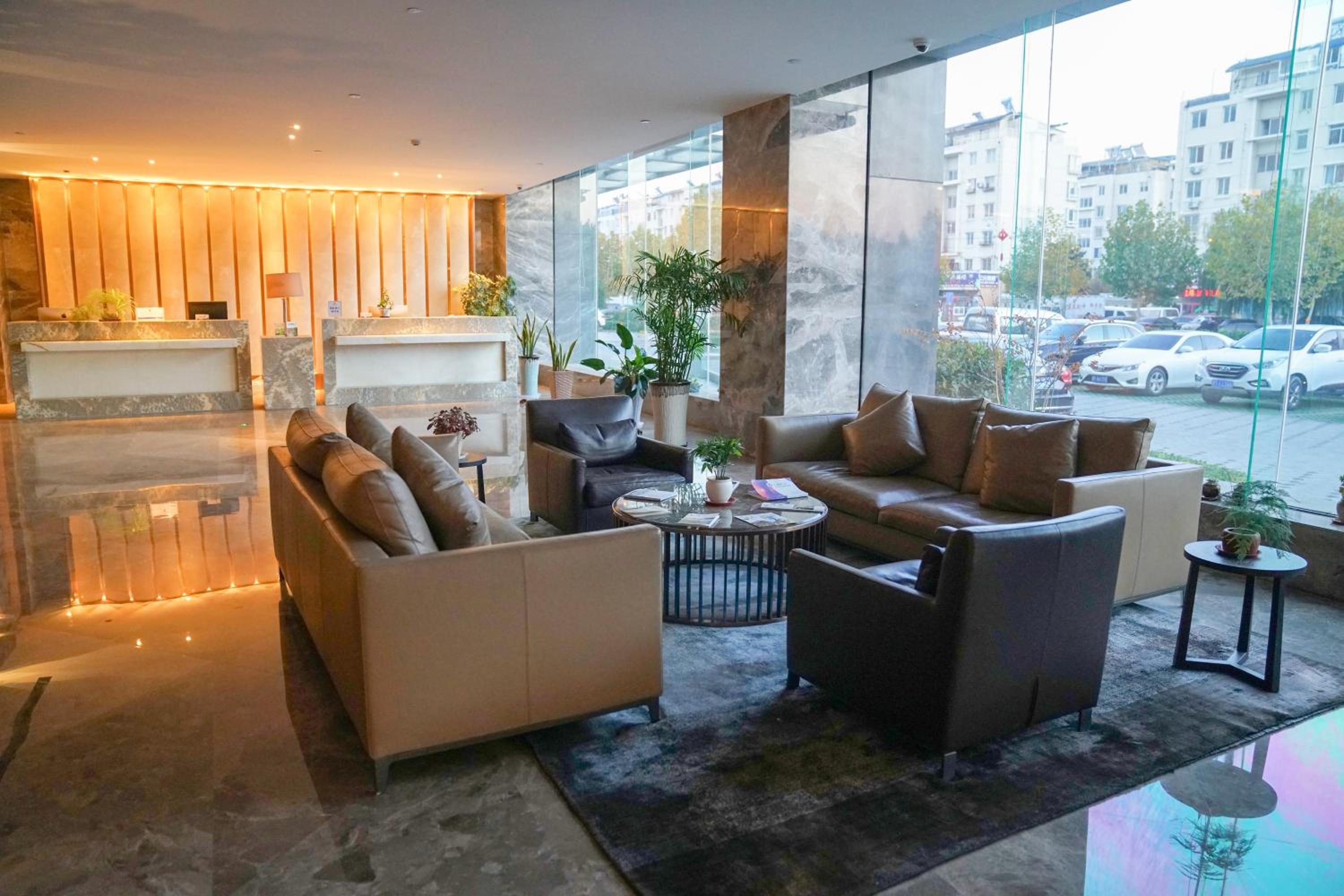 Yantai Meiya International ApartHotel (Previous Ramada Plaza)