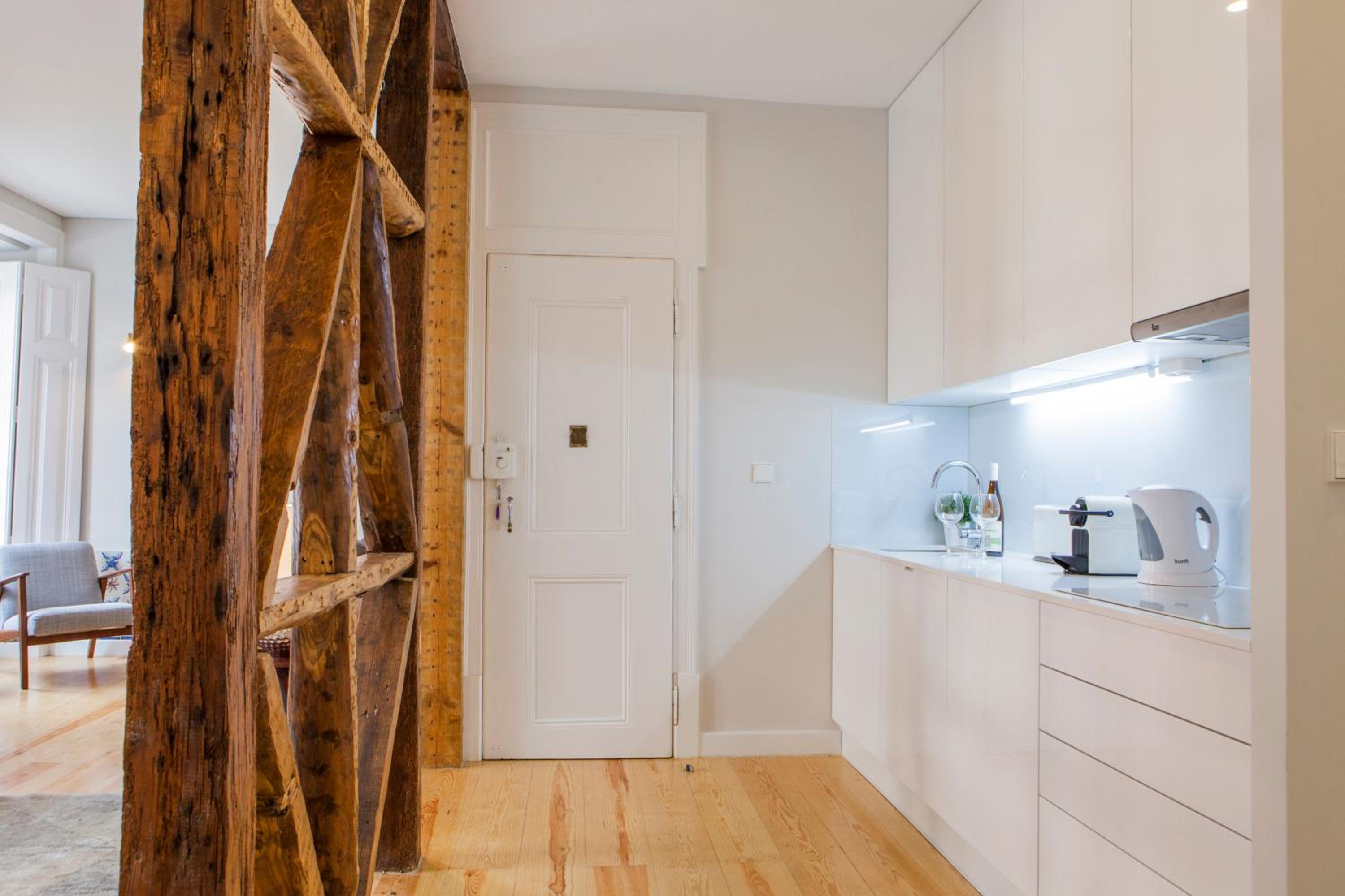 Alfama St George Castle District Fabulous 3 Bedrooms 2 Bathrooms AC Balcony 1st floor Apartment 19th Century Building view 5
