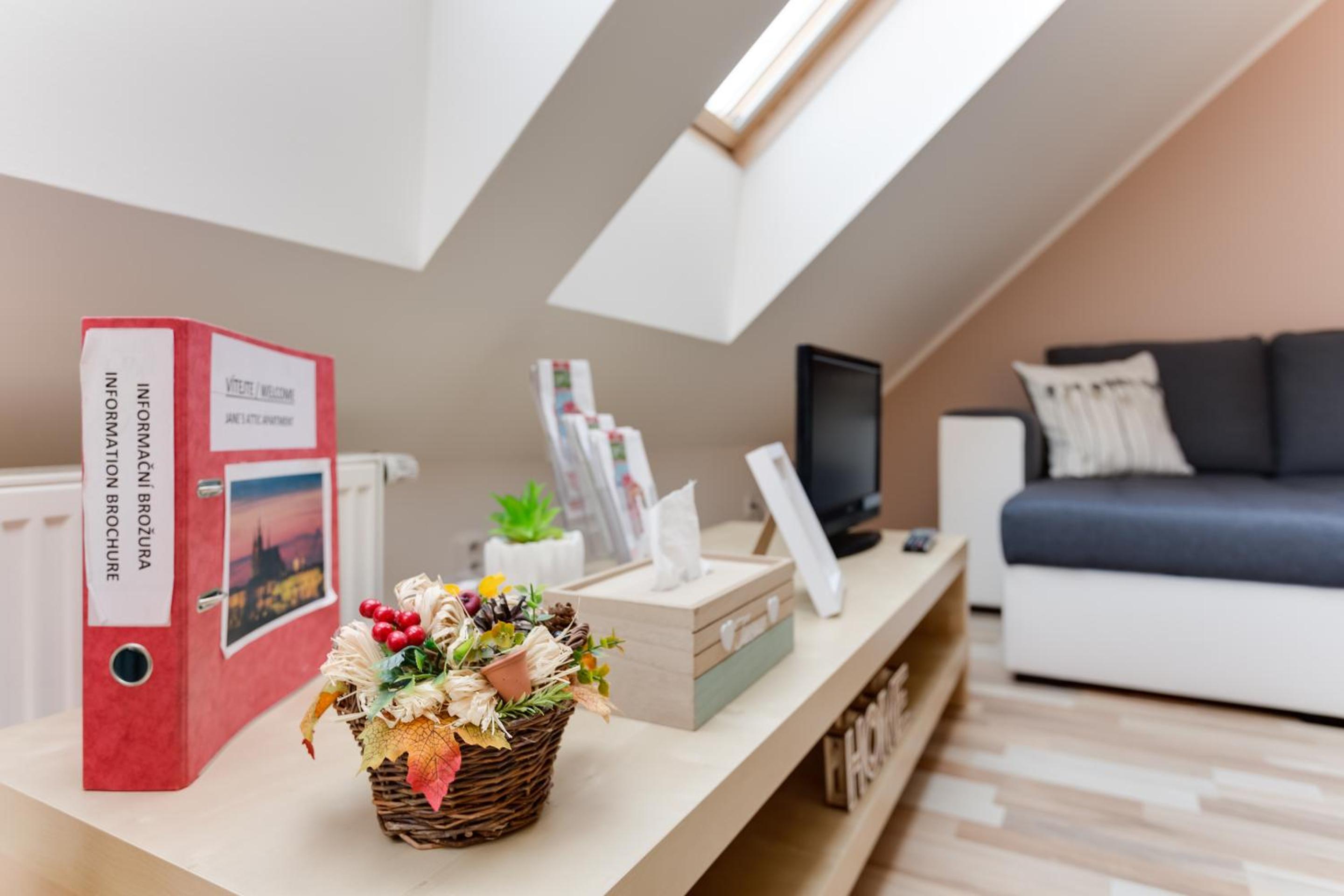 Jane's Attic Apartment