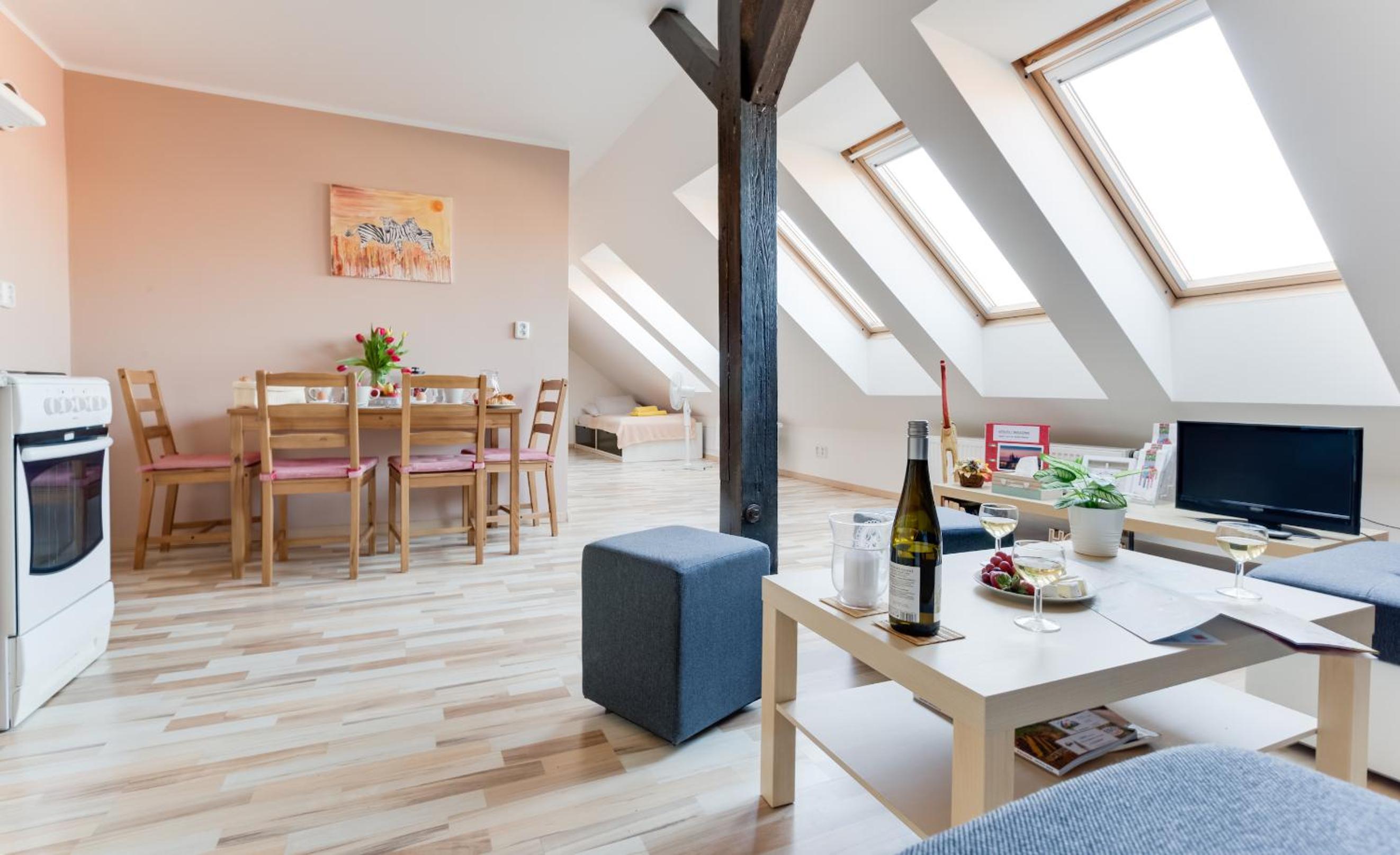 Jane's Attic Apartment