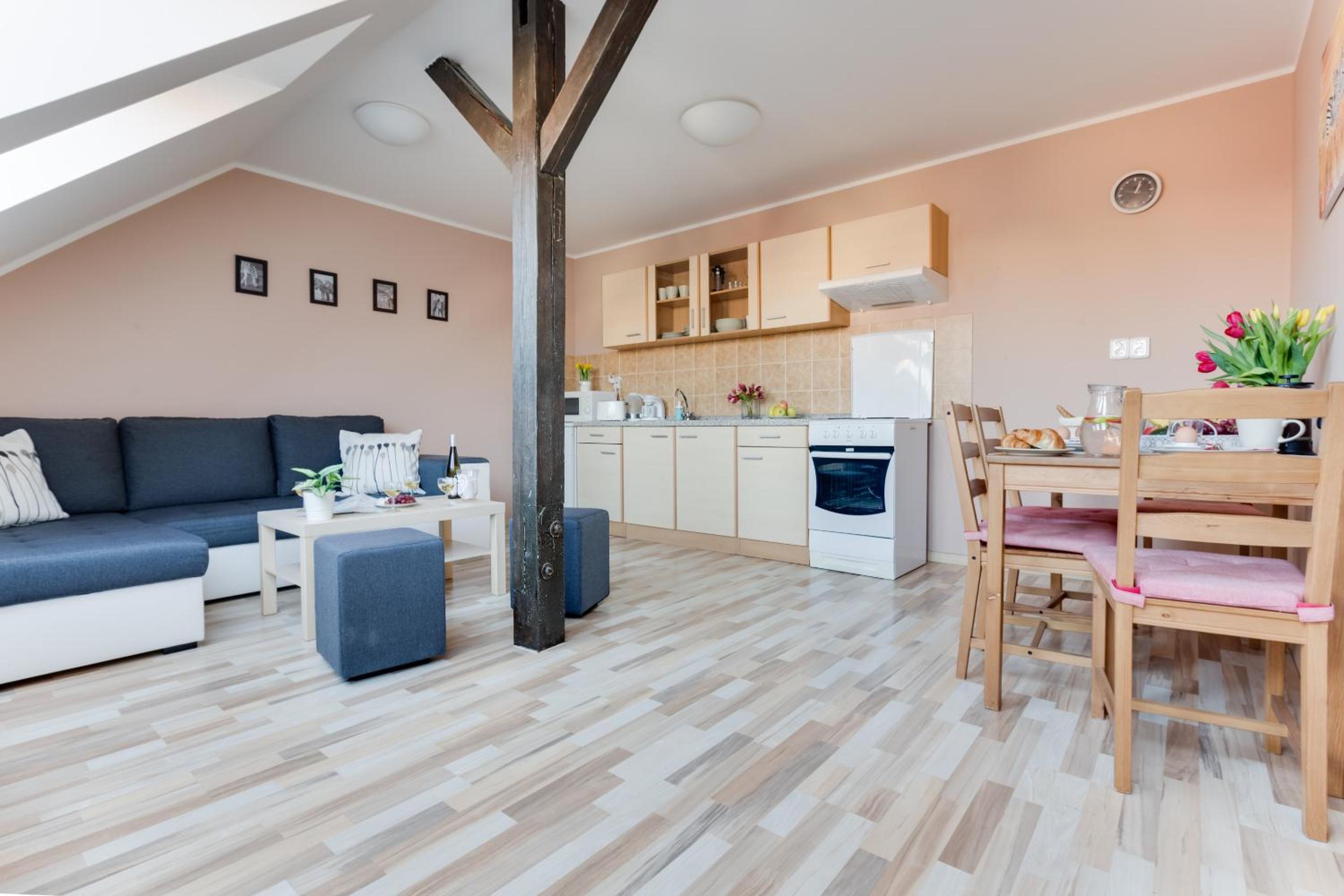 Jane's Attic Apartment